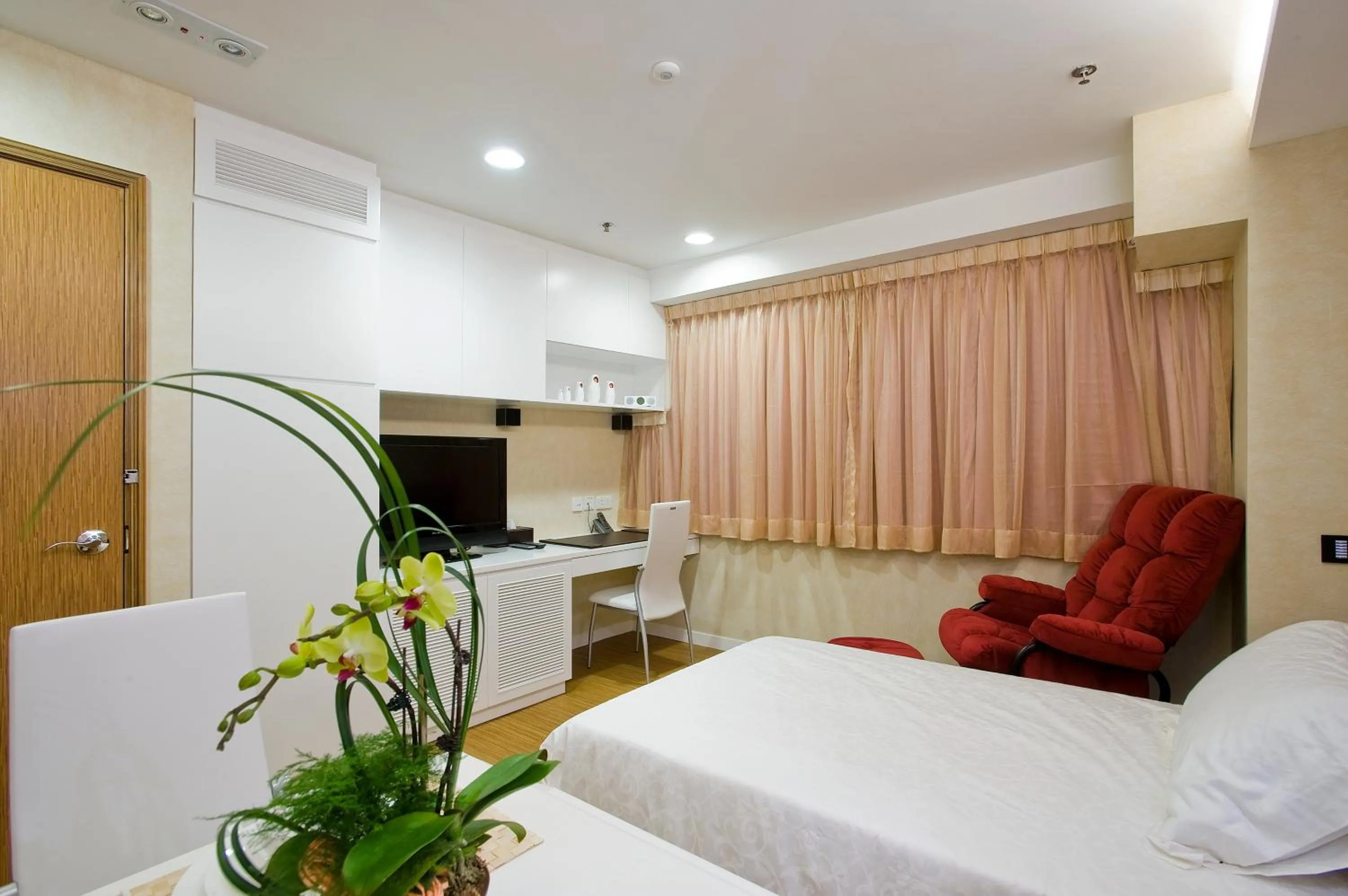 Bedroom, Bed in Mingle With The Star