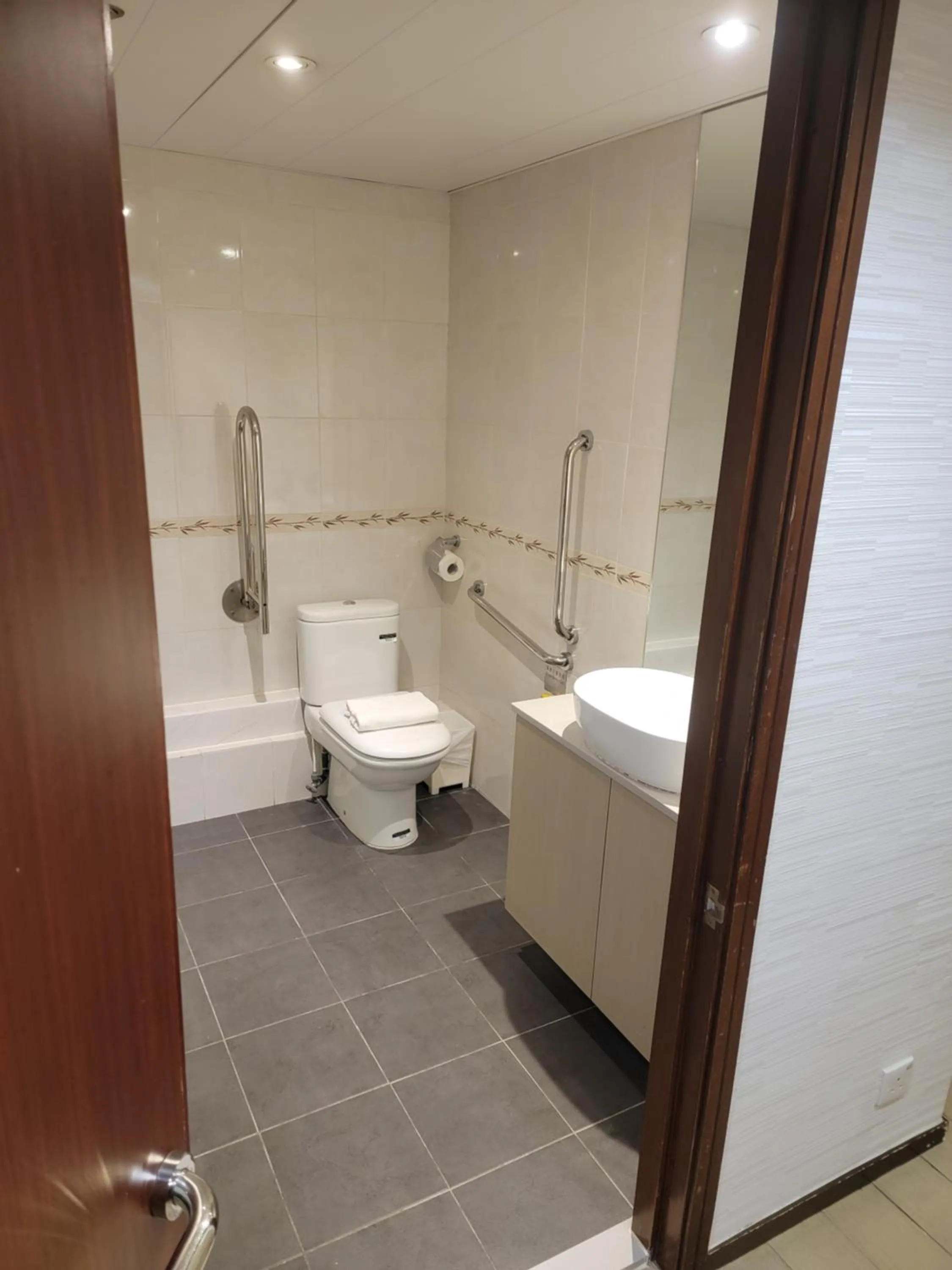 Toilet in Mingle With The Star