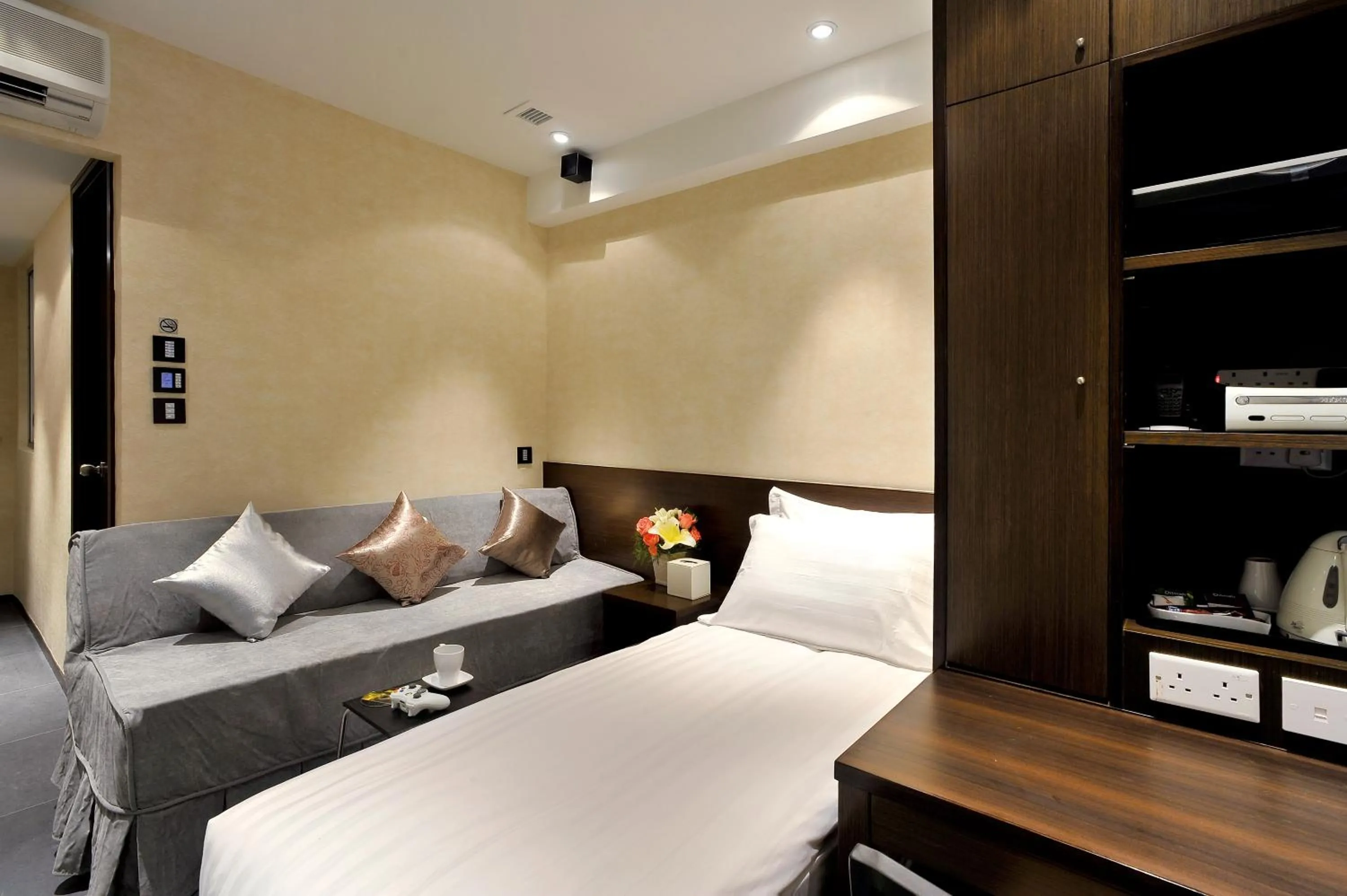 Bedroom, Bed in Mingle With The Star