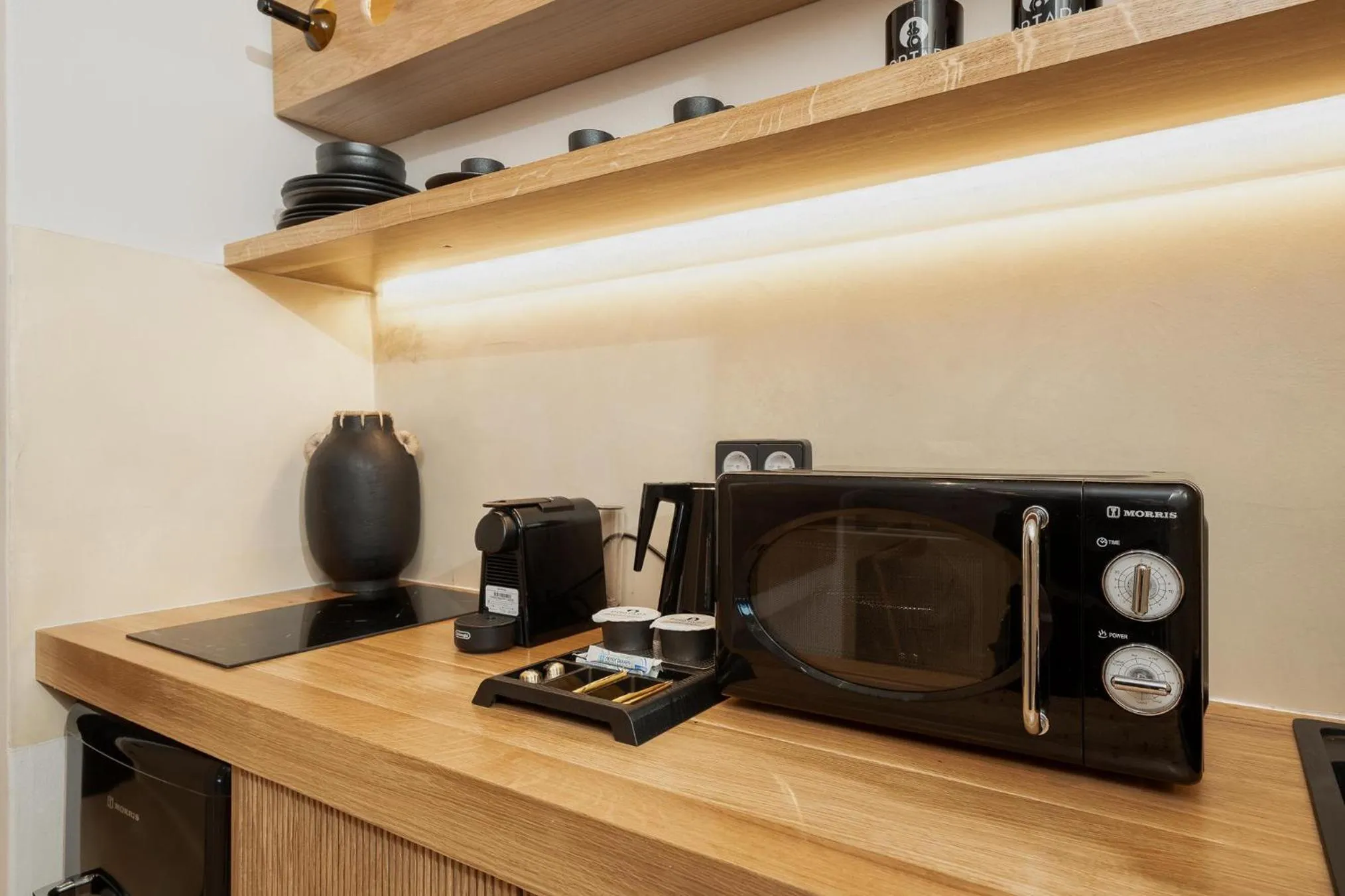 Portara Seaside Luxury Suites