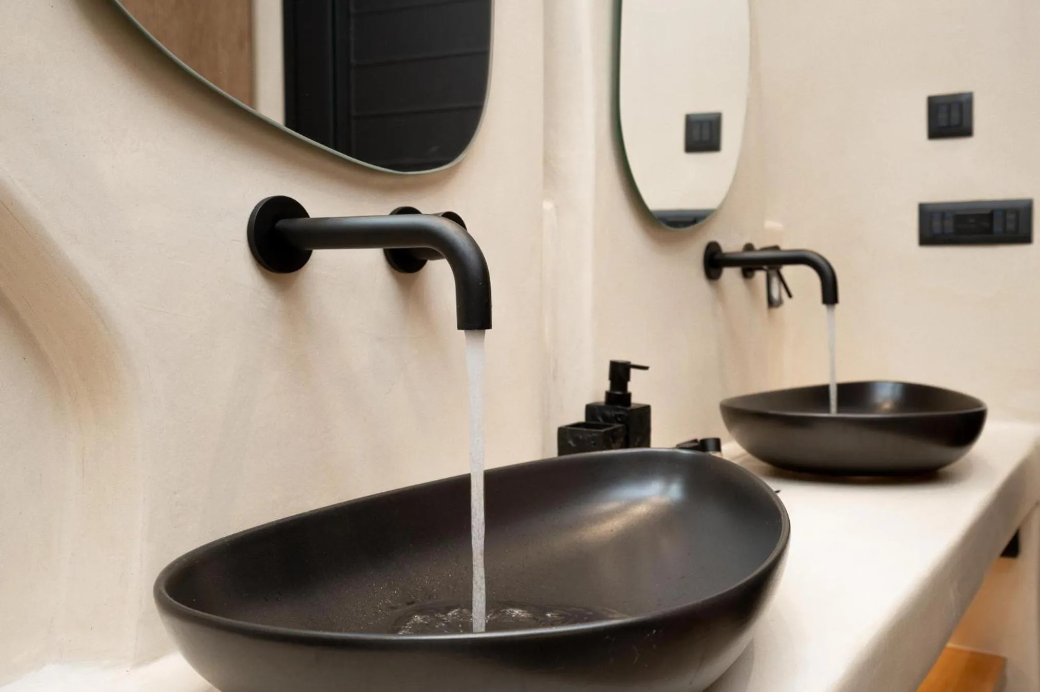 Portara Seaside Luxury Suites