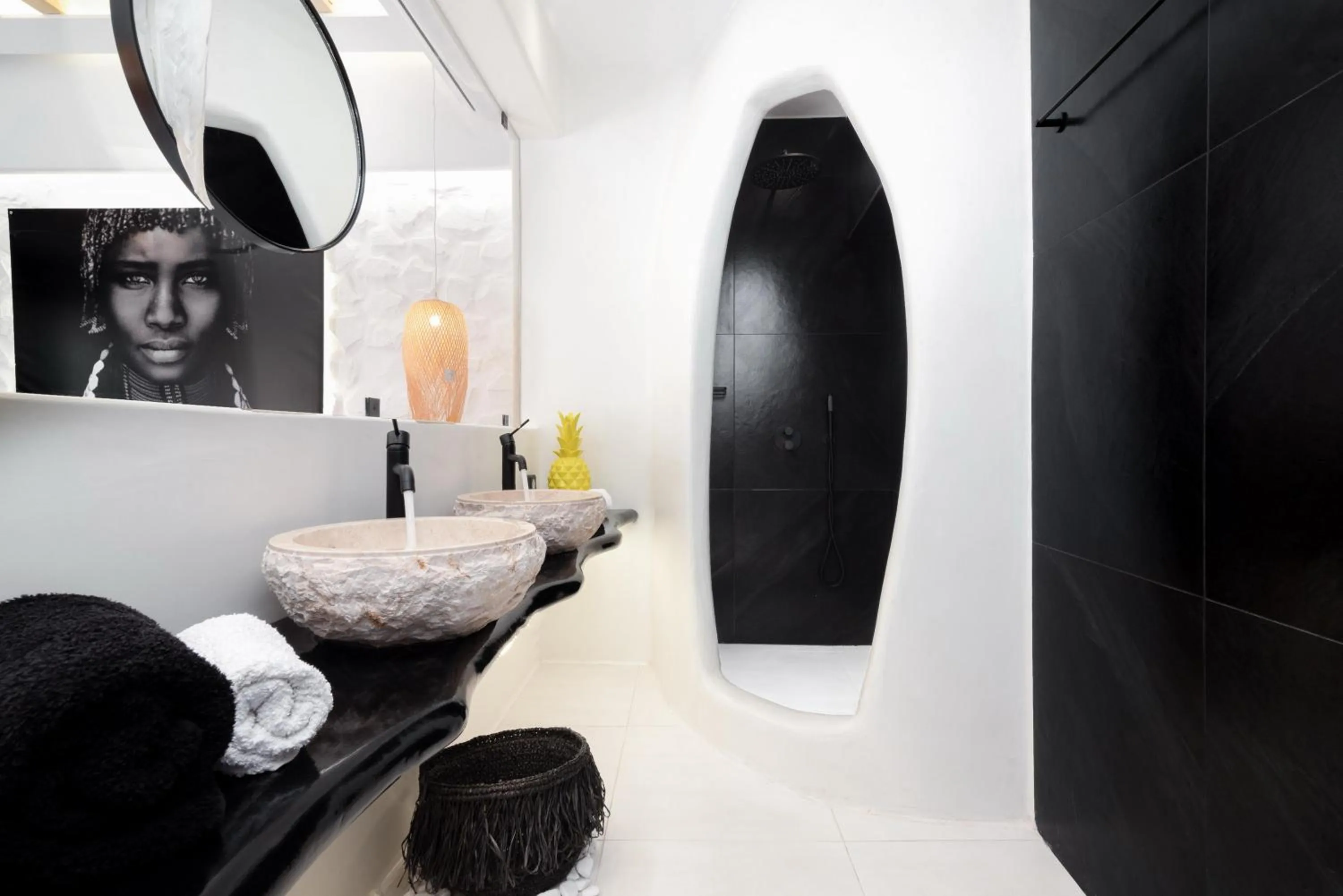 Portara Seaside Luxury Suites