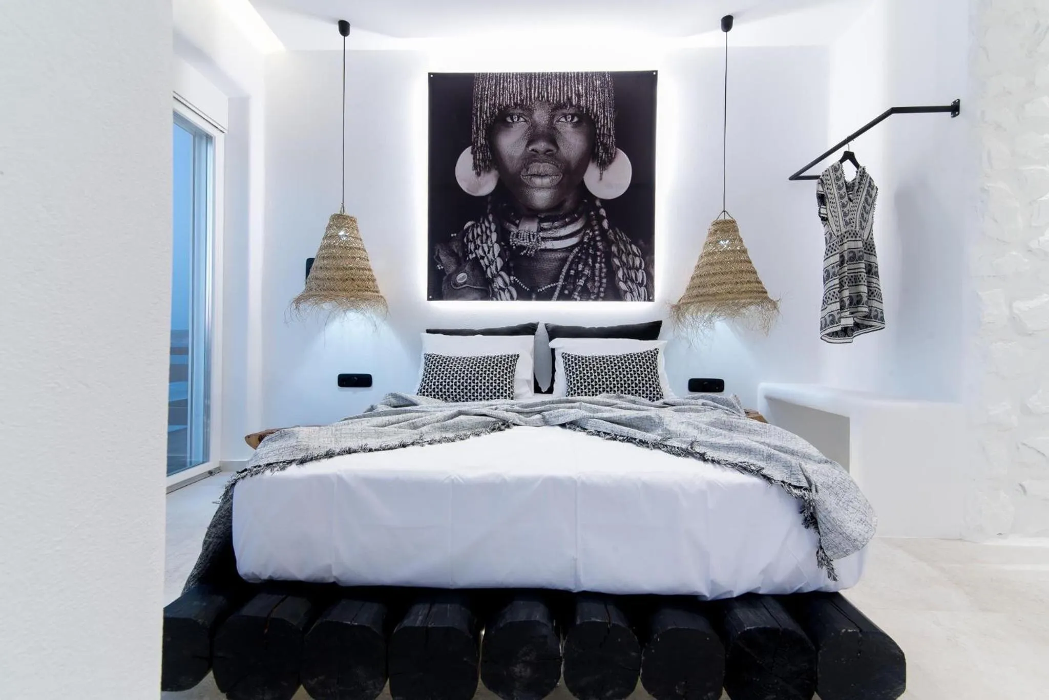 Portara Seaside Luxury Suites