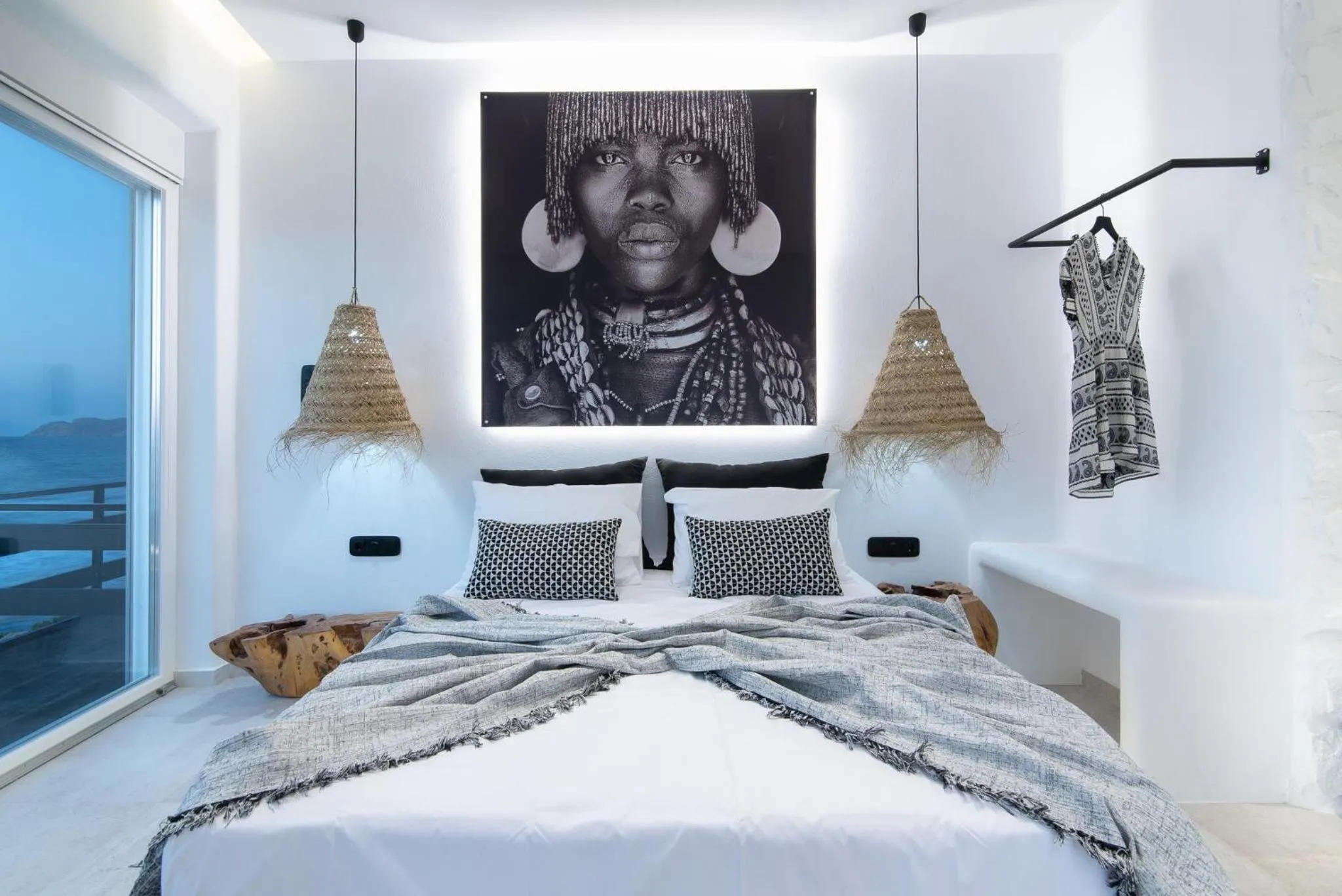 Portara Seaside Luxury Suites