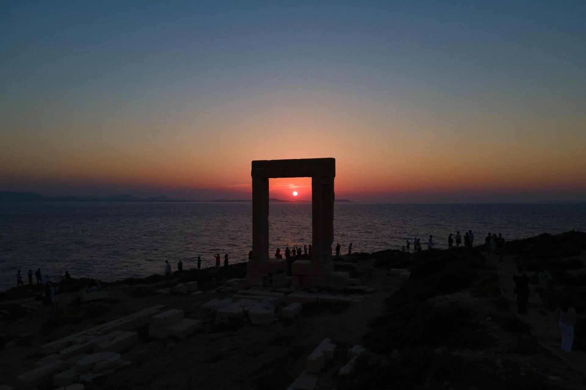 Portara Seaside Luxury Suites