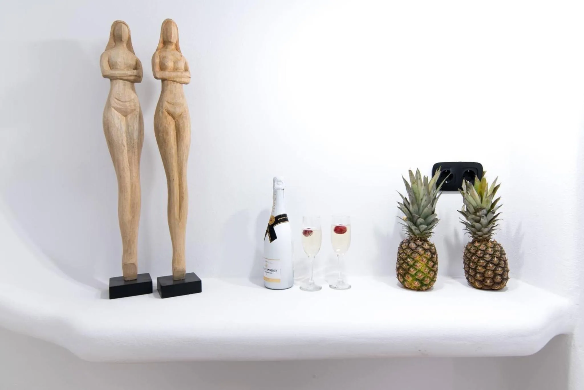 Portara Seaside Luxury Suites