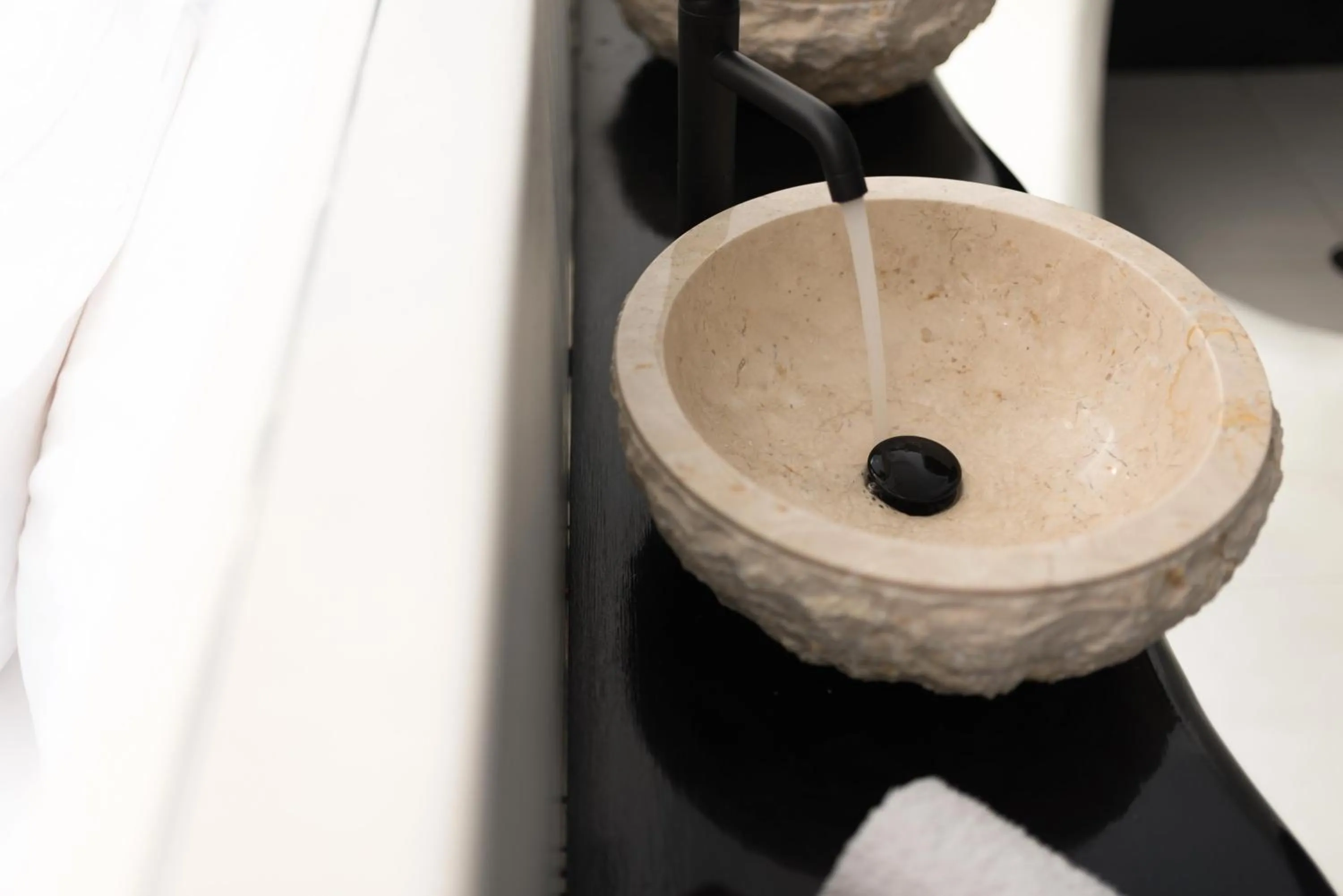 Portara Seaside Luxury Suites