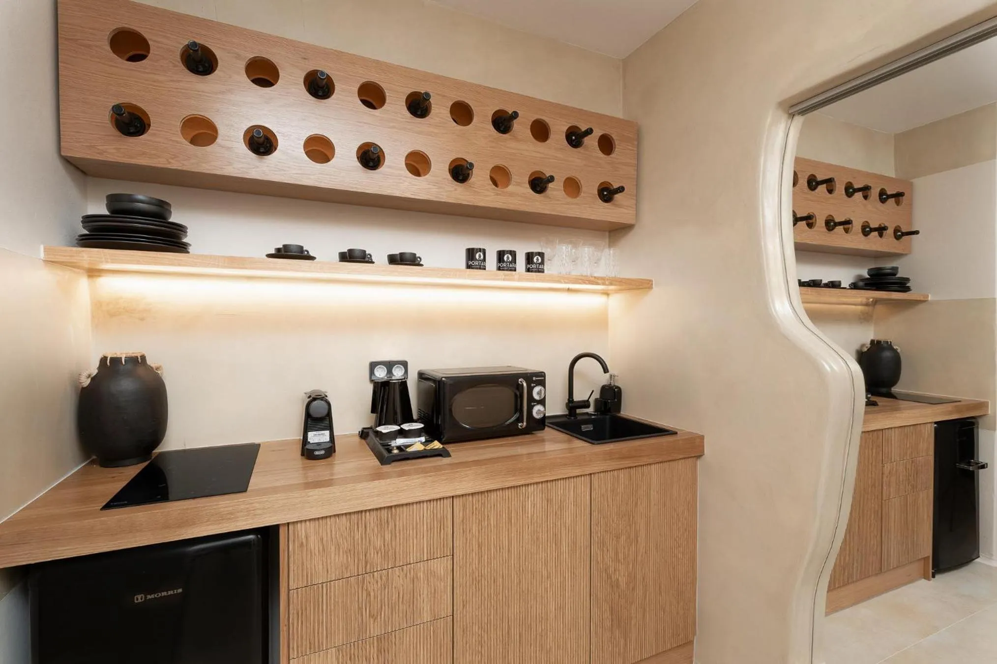 Portara Seaside Luxury Suites