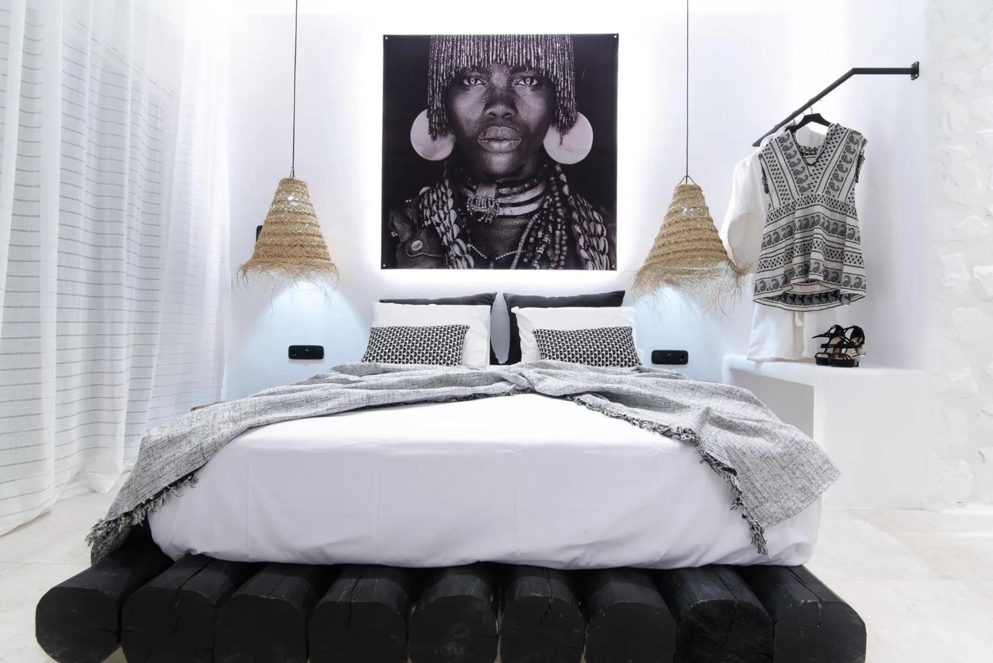 Portara Seaside Luxury Suites