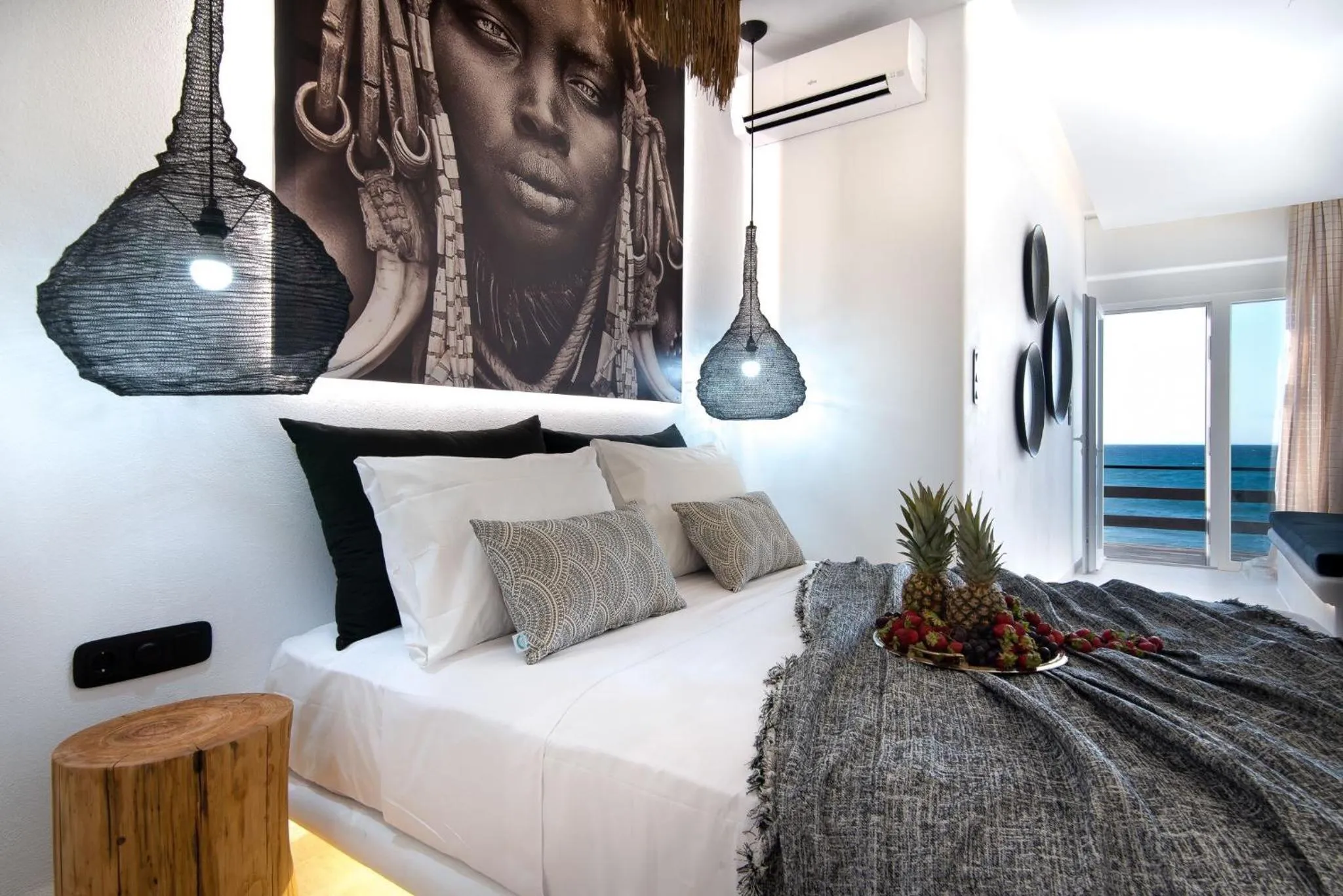 Bed in Portara Seaside Luxury Suites