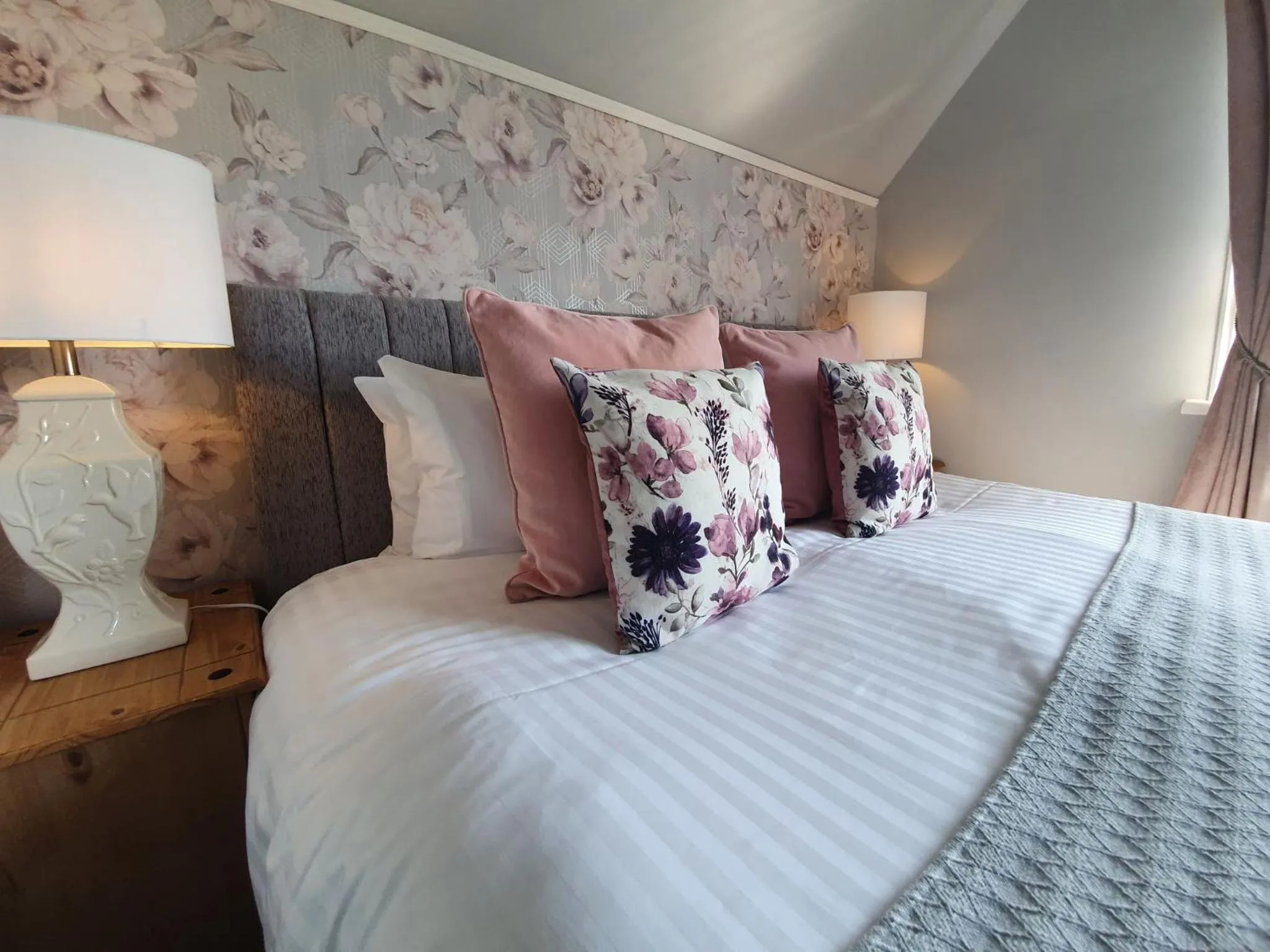 Property building, Bed in Plas Dinas Country House