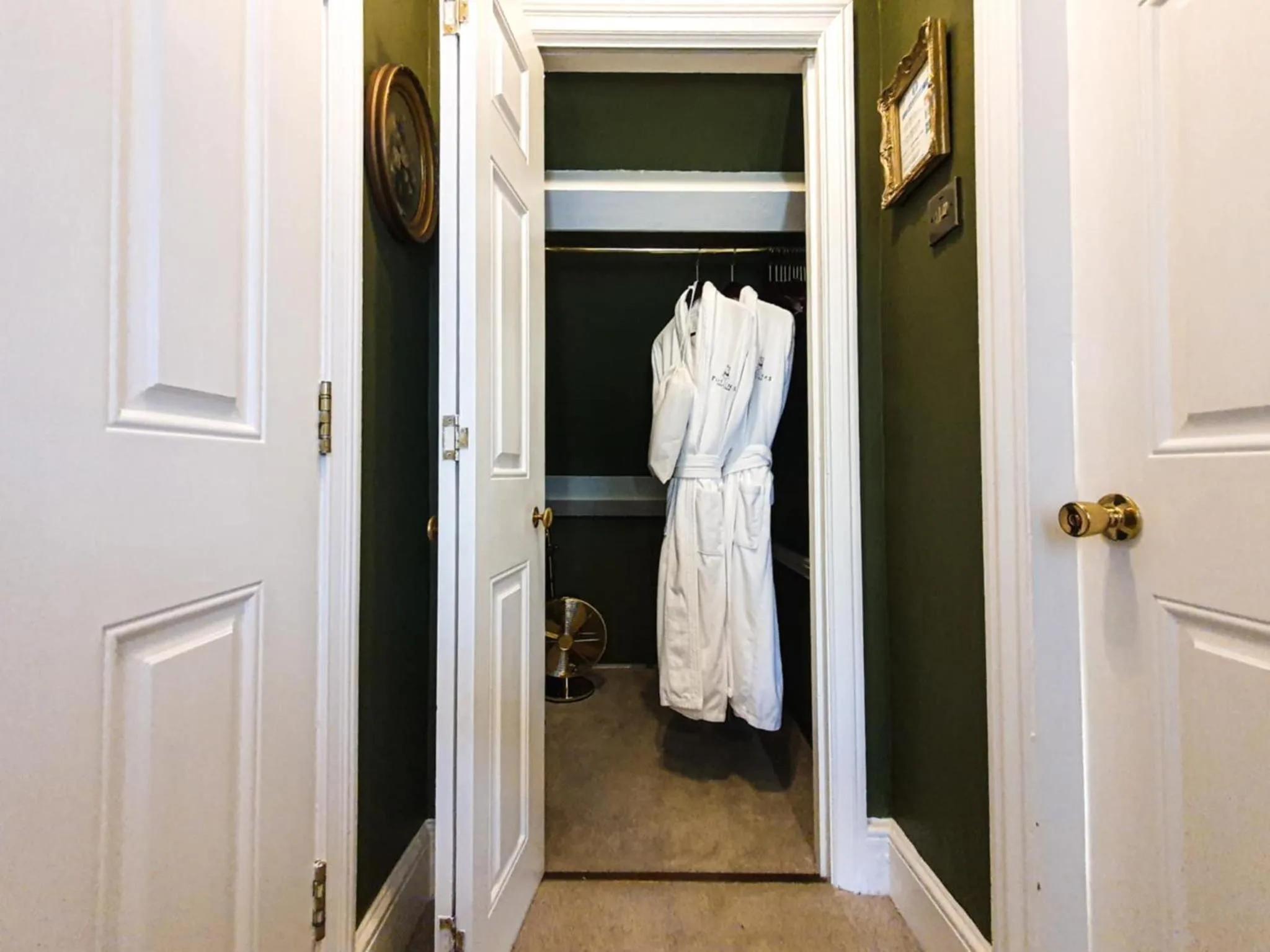 wardrobe in Plas Dinas Country House