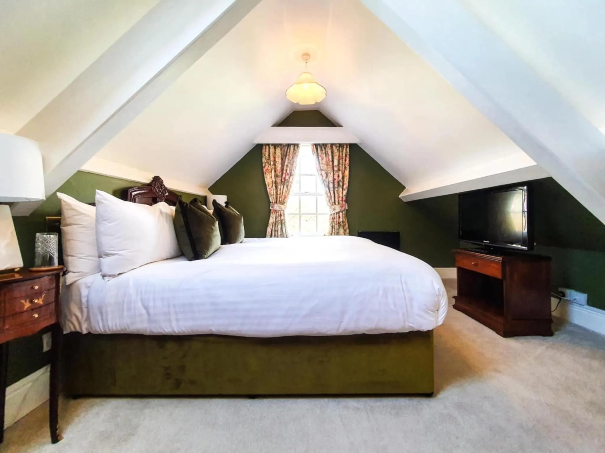 Bedroom, Bed in Plas Dinas Country House