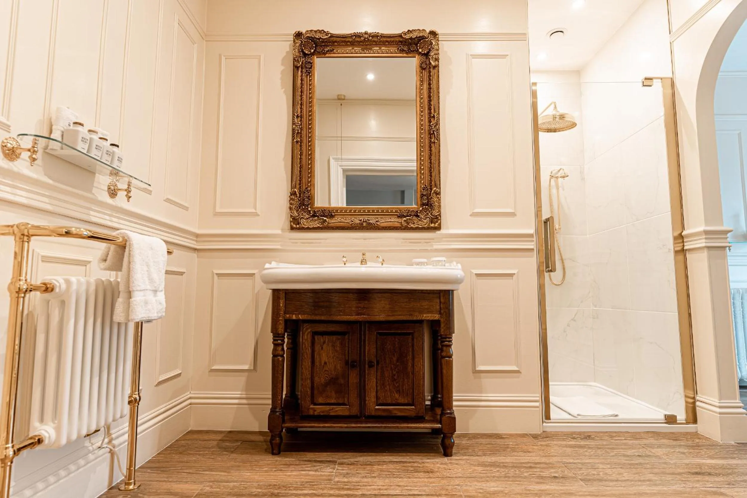Bathroom in Plas Dinas Country House
