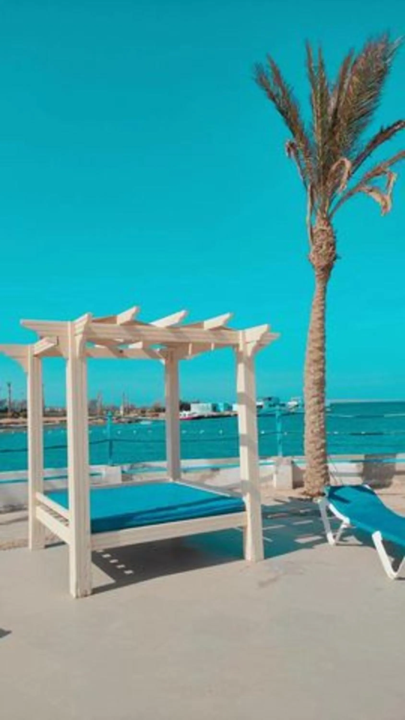 Beach in Mirage Bay Resort & Aqua Park