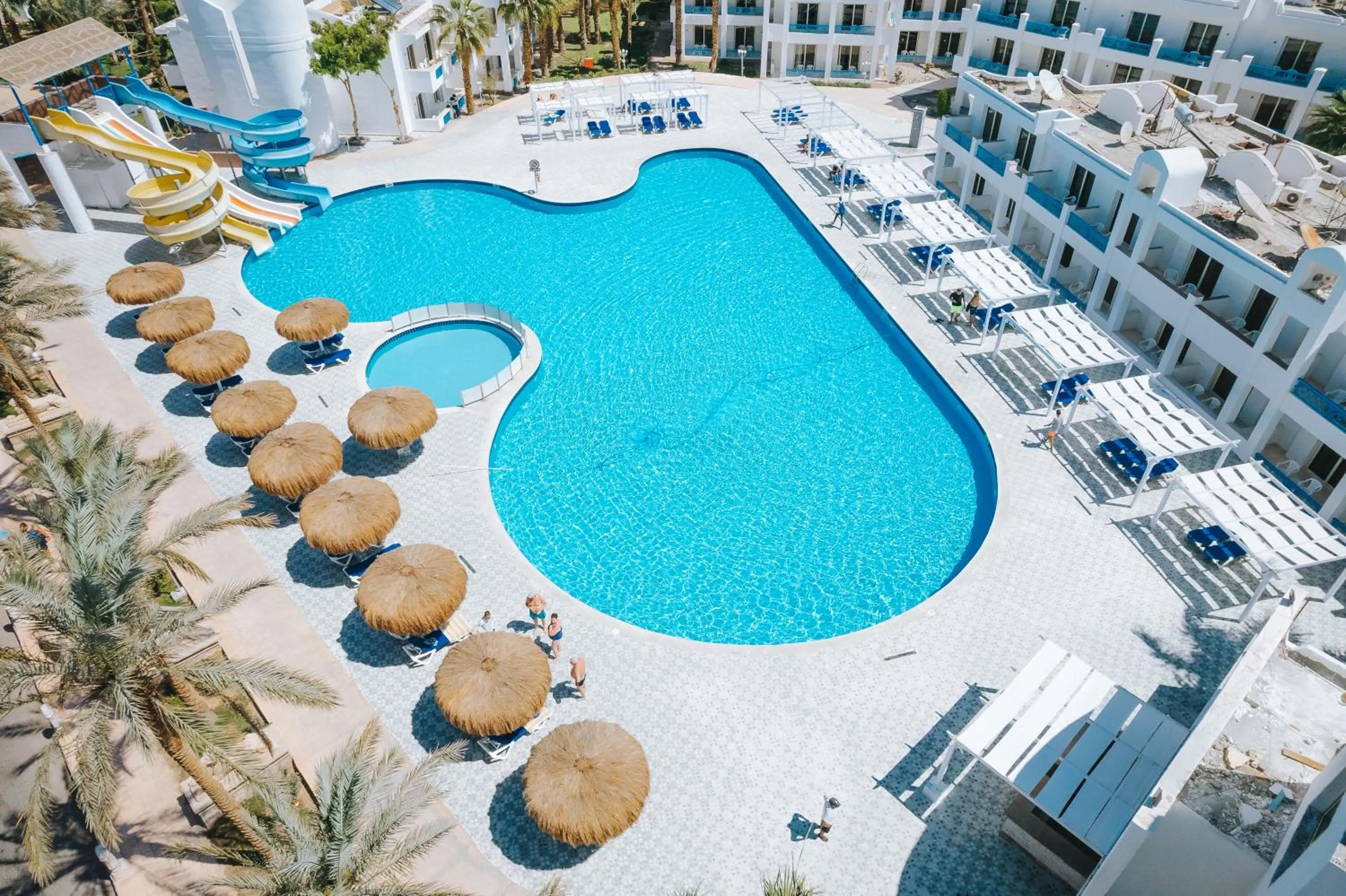 Swimming pool in Mirage Bay Resort & Aqua Park
