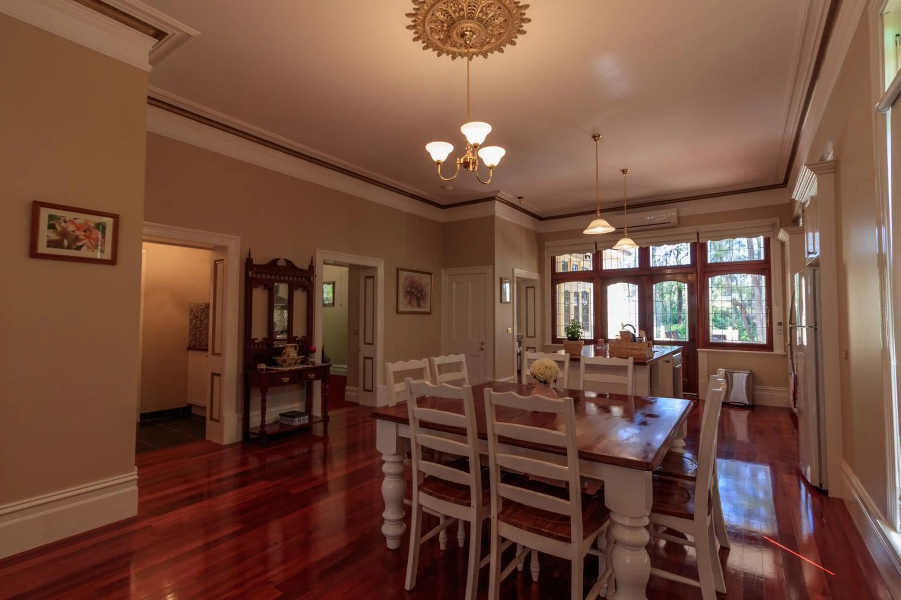 Photo of the whole room in The Oaks Lilydale Accommodation