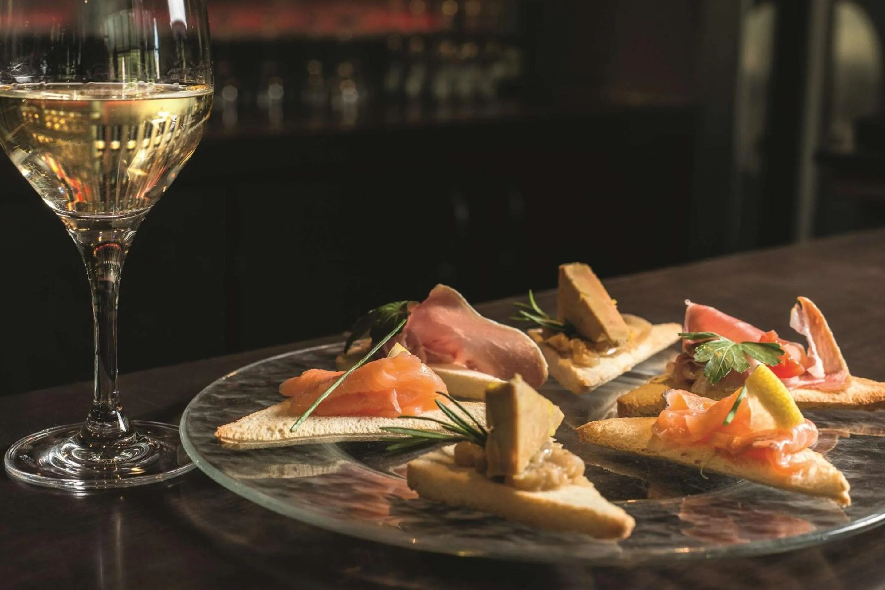 Restaurant/places to eat in Hôtel Inn Design Paris Saint Quentin