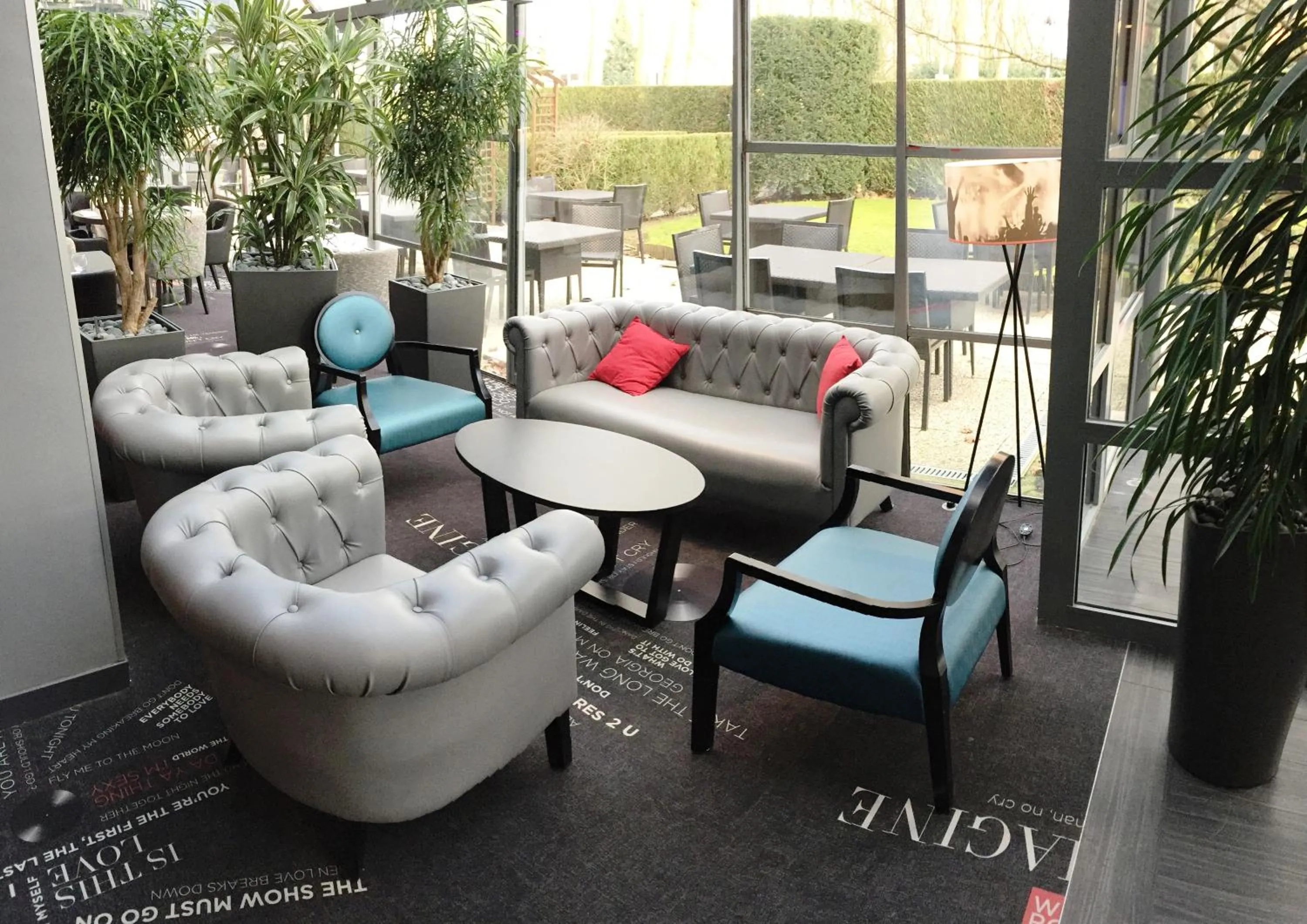 Lounge or bar in Hôtel Inn Design Paris Saint Quentin