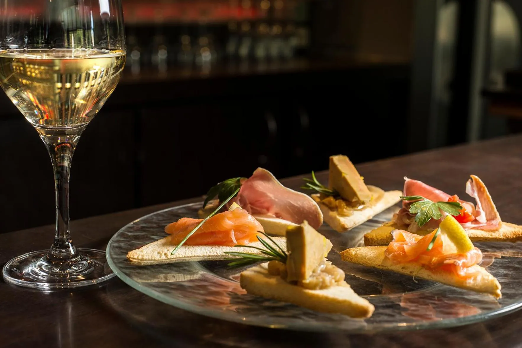 Lounge or bar in Hôtel Inn Design Paris Saint Quentin