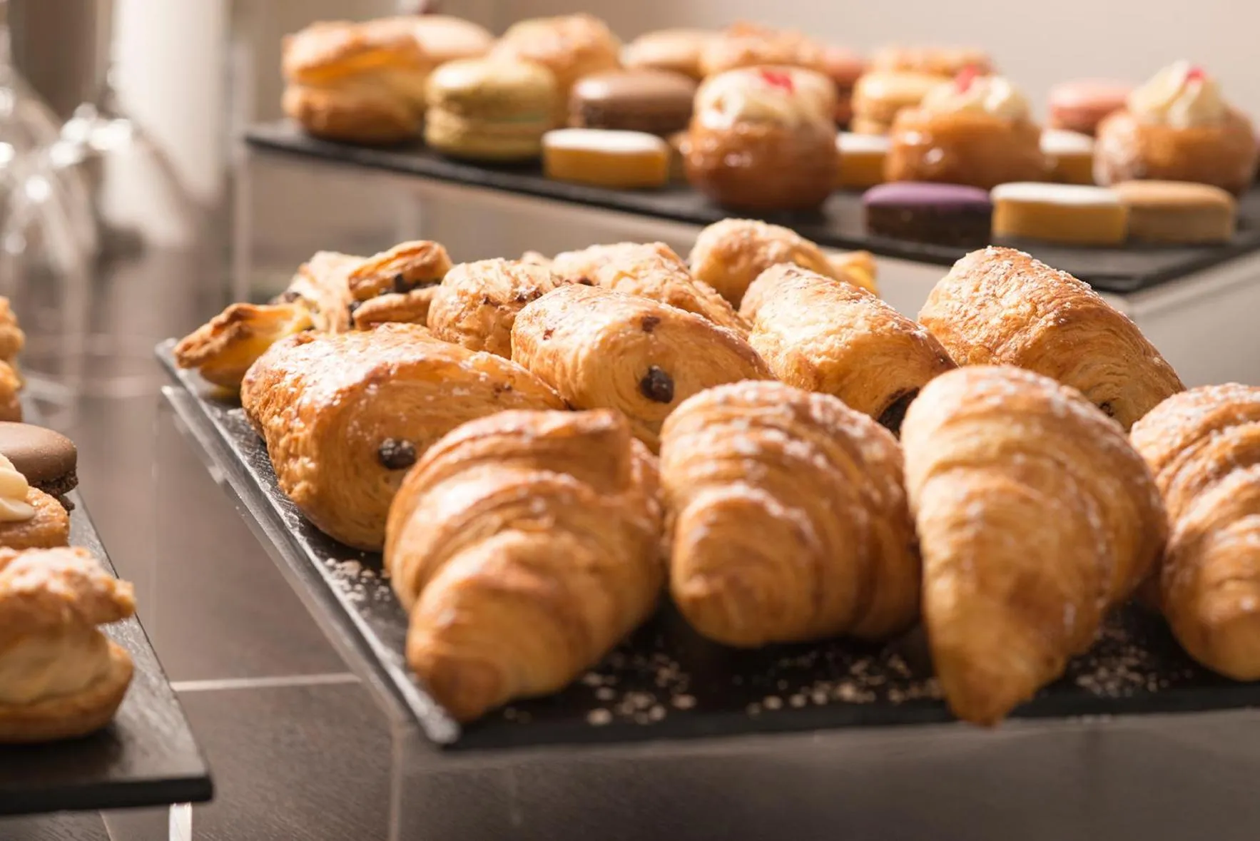 Buffet breakfast in Hôtel Inn Design Paris Saint Quentin