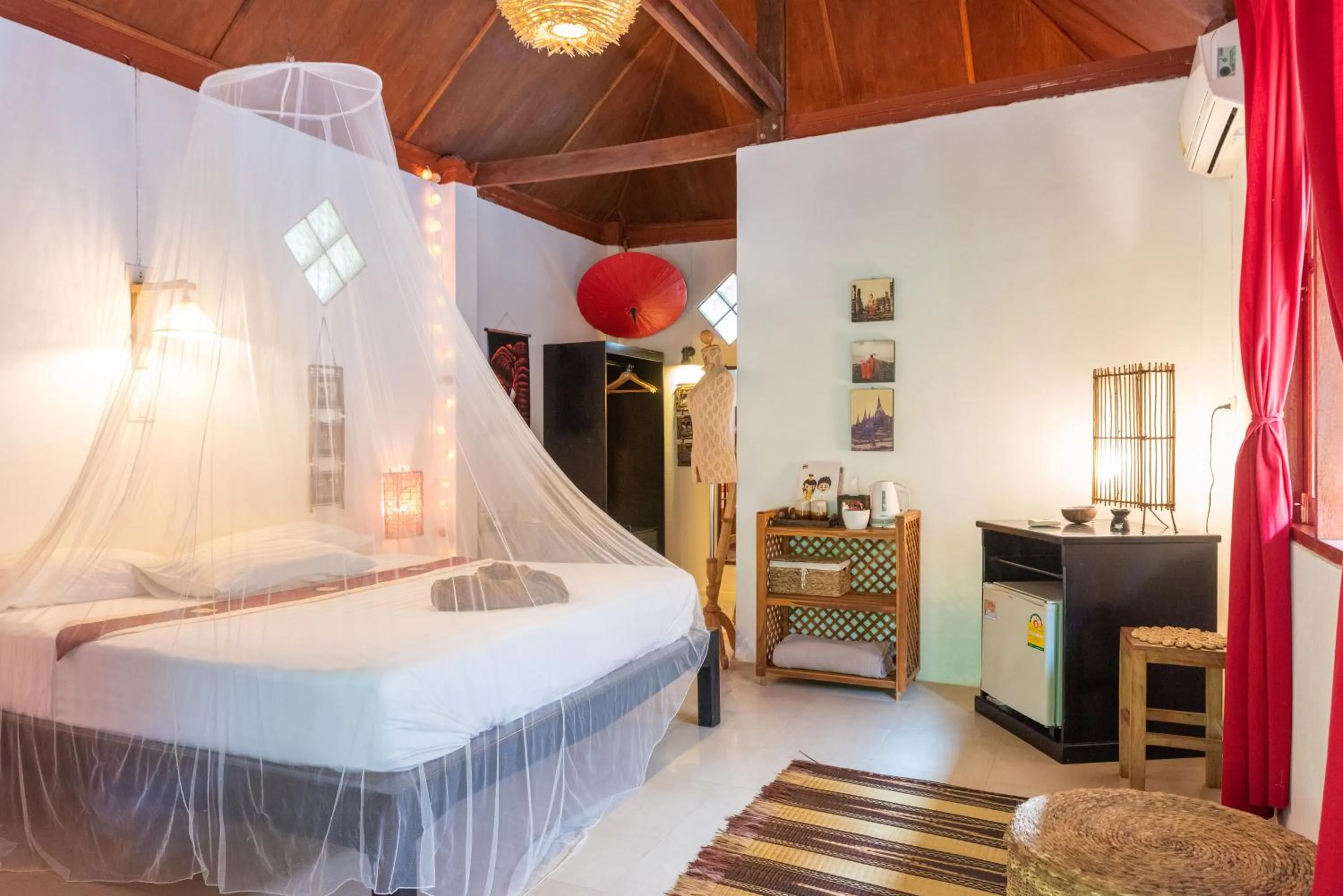 Bed in Alcove Bungalow