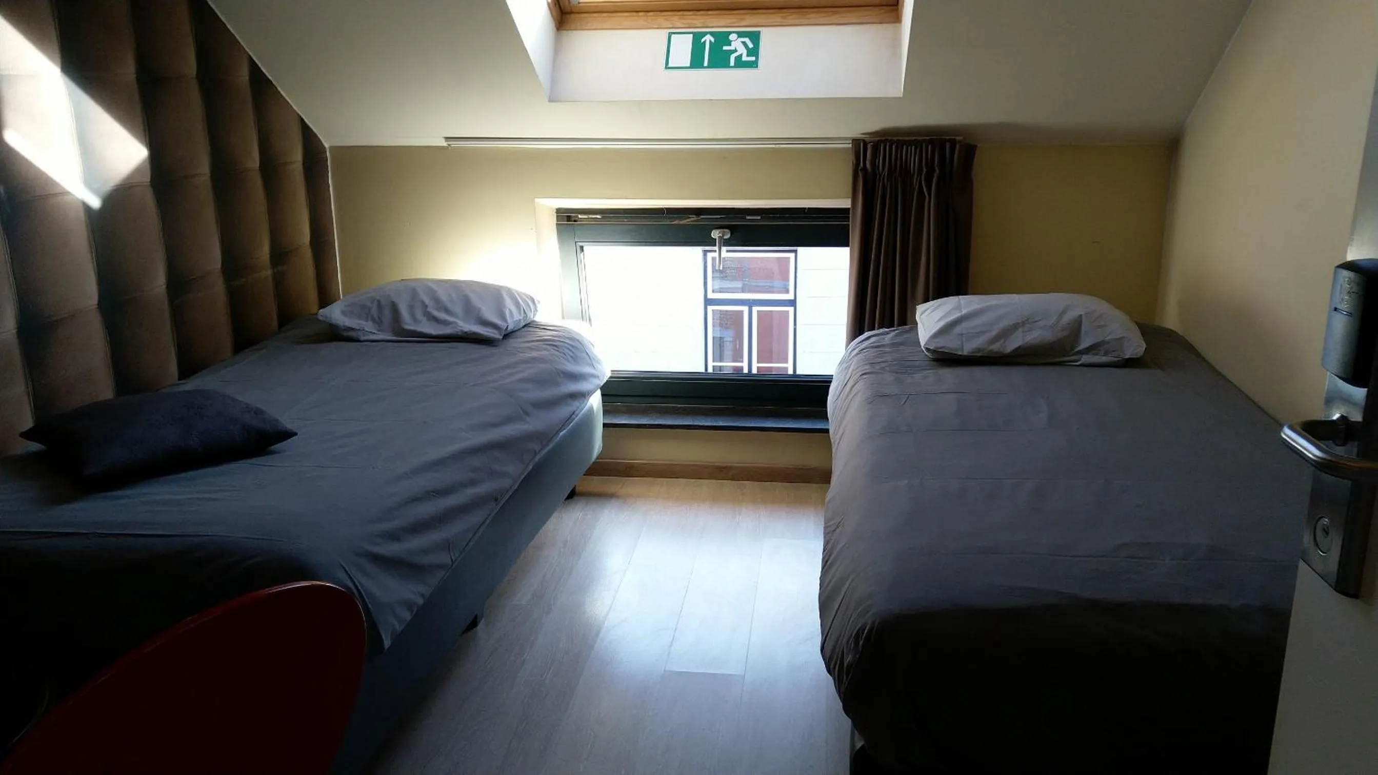 Photo of the whole room, Bed in Leuven City Hostel