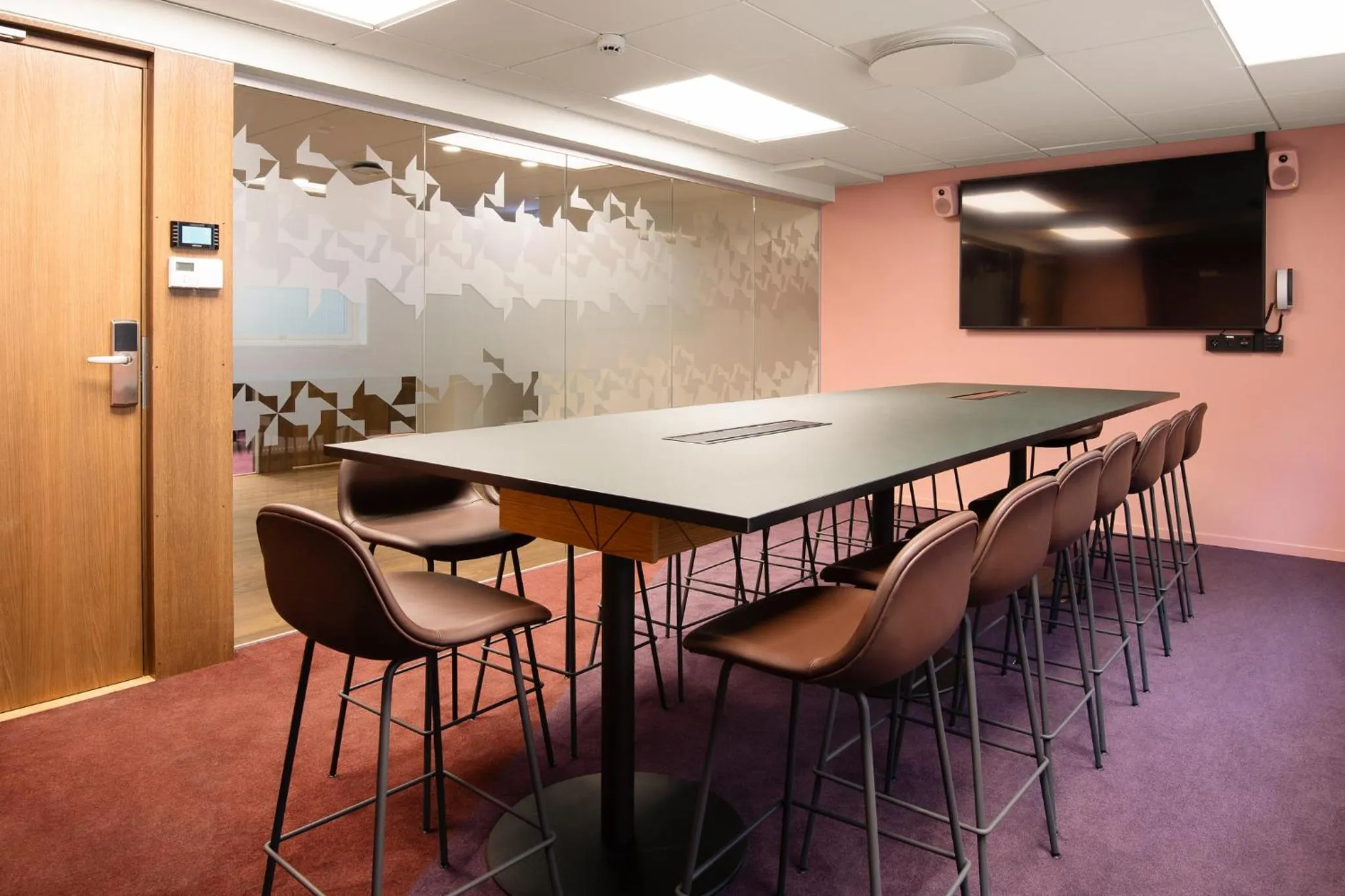 TV and multimedia in Quality Hotel The Mill