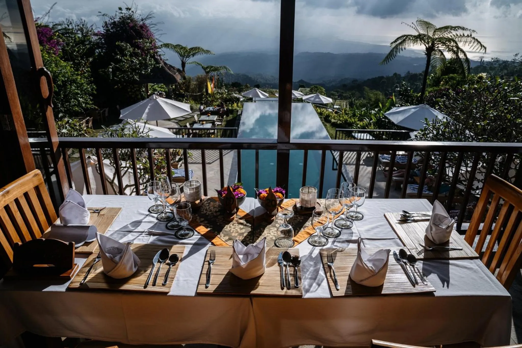 Restaurant/places to eat in Munduk Moding Plantation Nature Resort