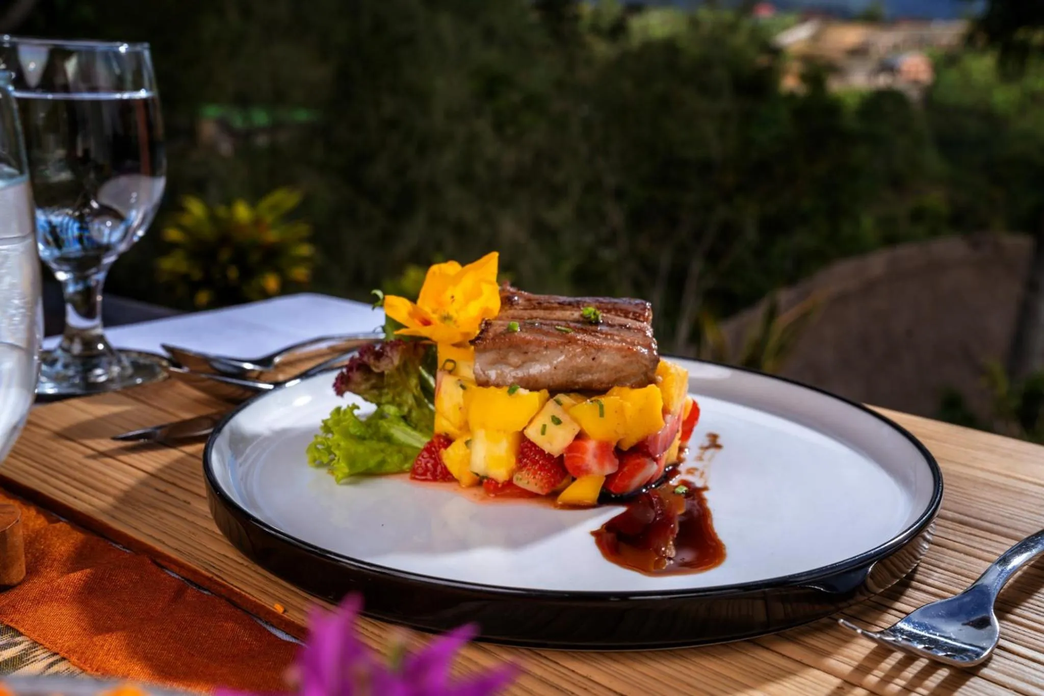 Food in Munduk Moding Plantation Nature Resort