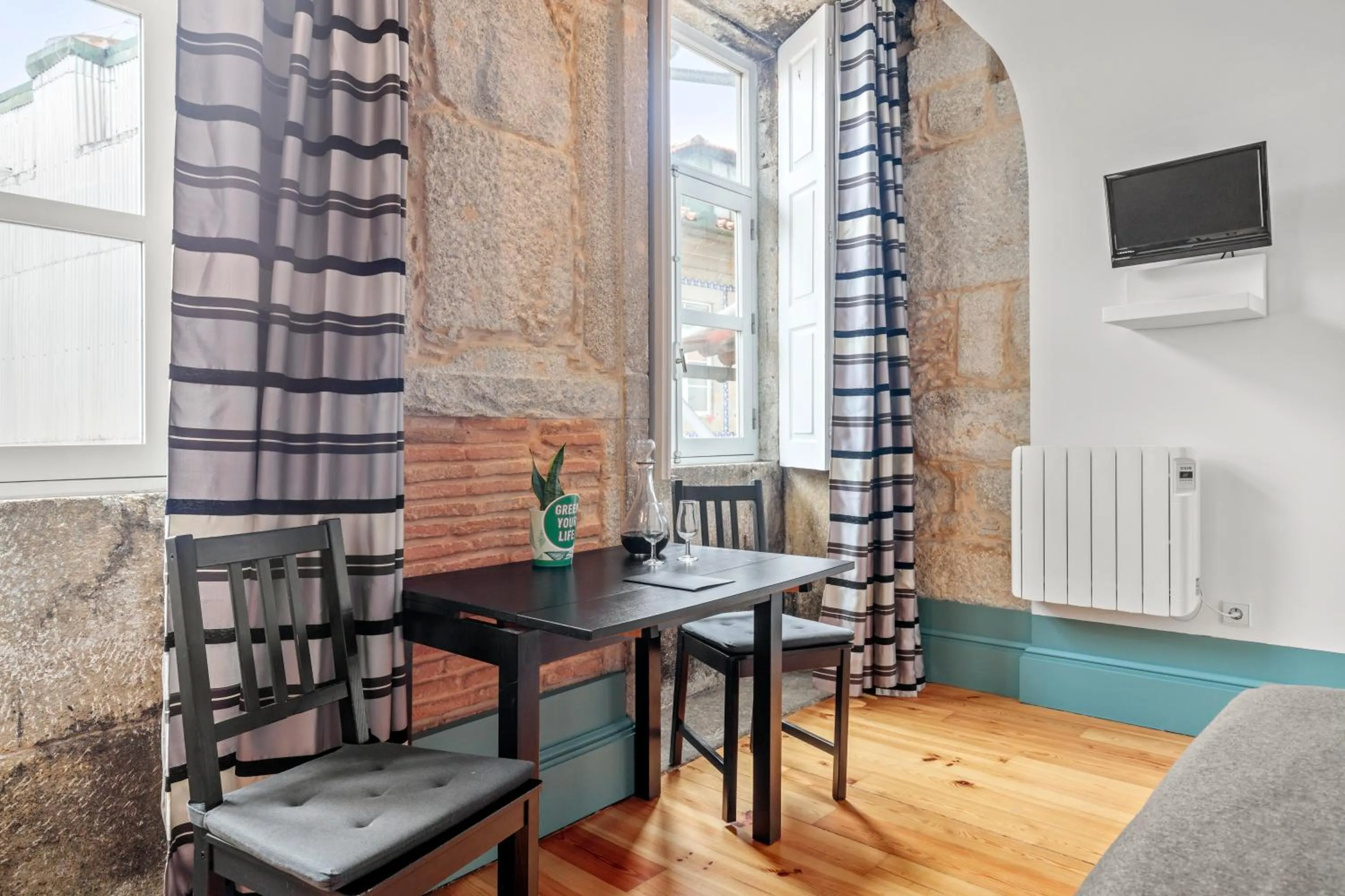 Bedroom in OX Apartments B Places