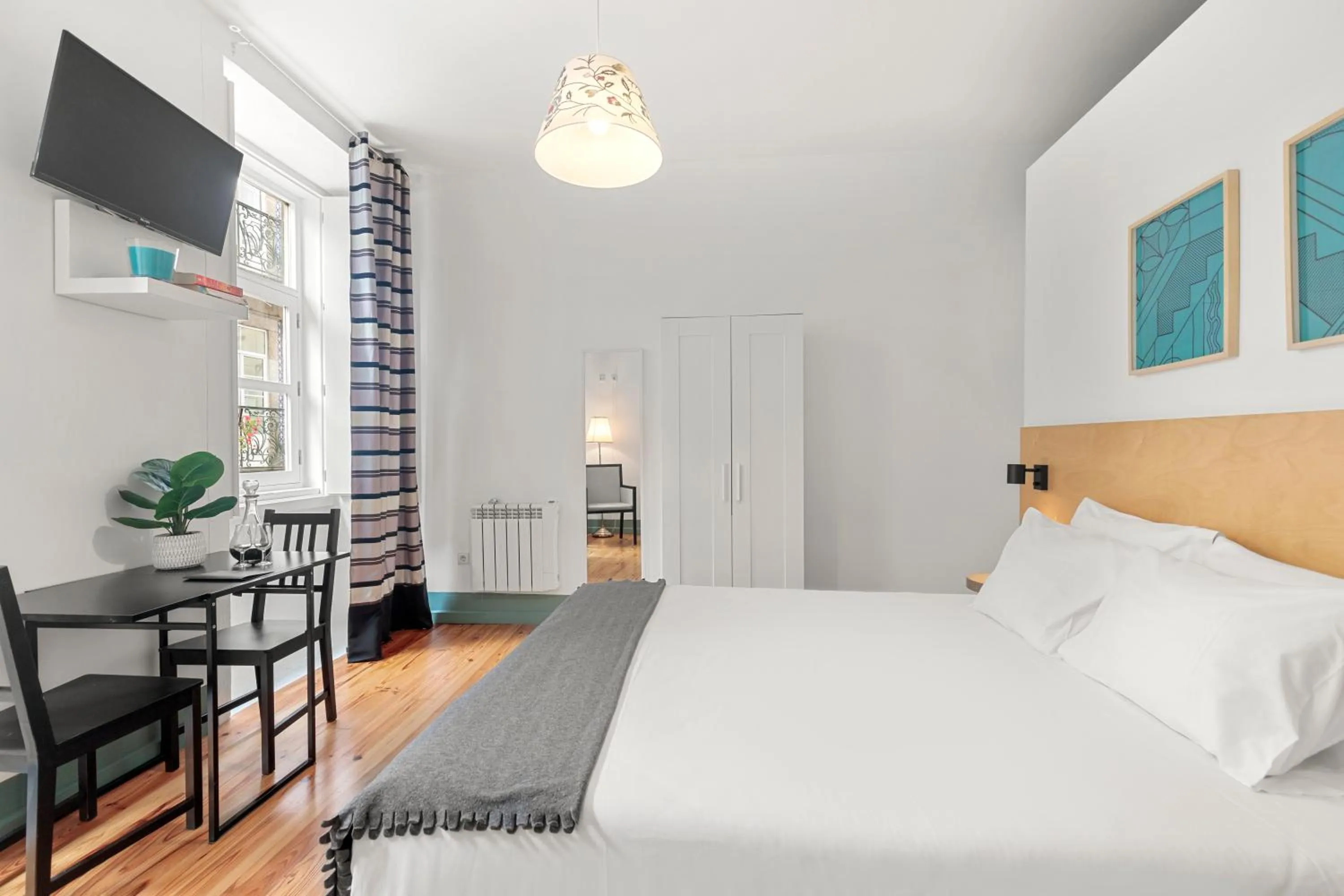 Photo of the whole room, Bed in OX Apartments B Places