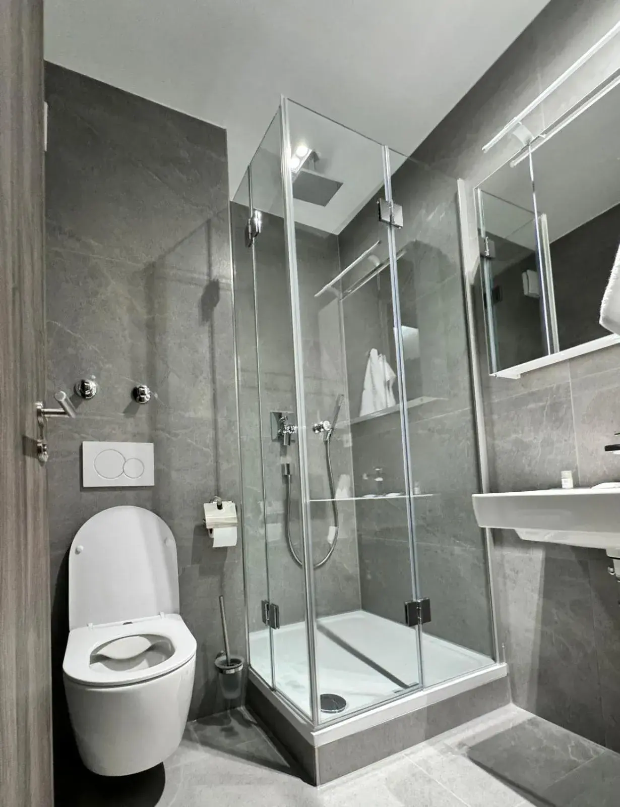 Deluxe Double Room with Balcony in Comfort Boardinghouse Deluxe Double Room with Balcony in Comfort Boardinghouse