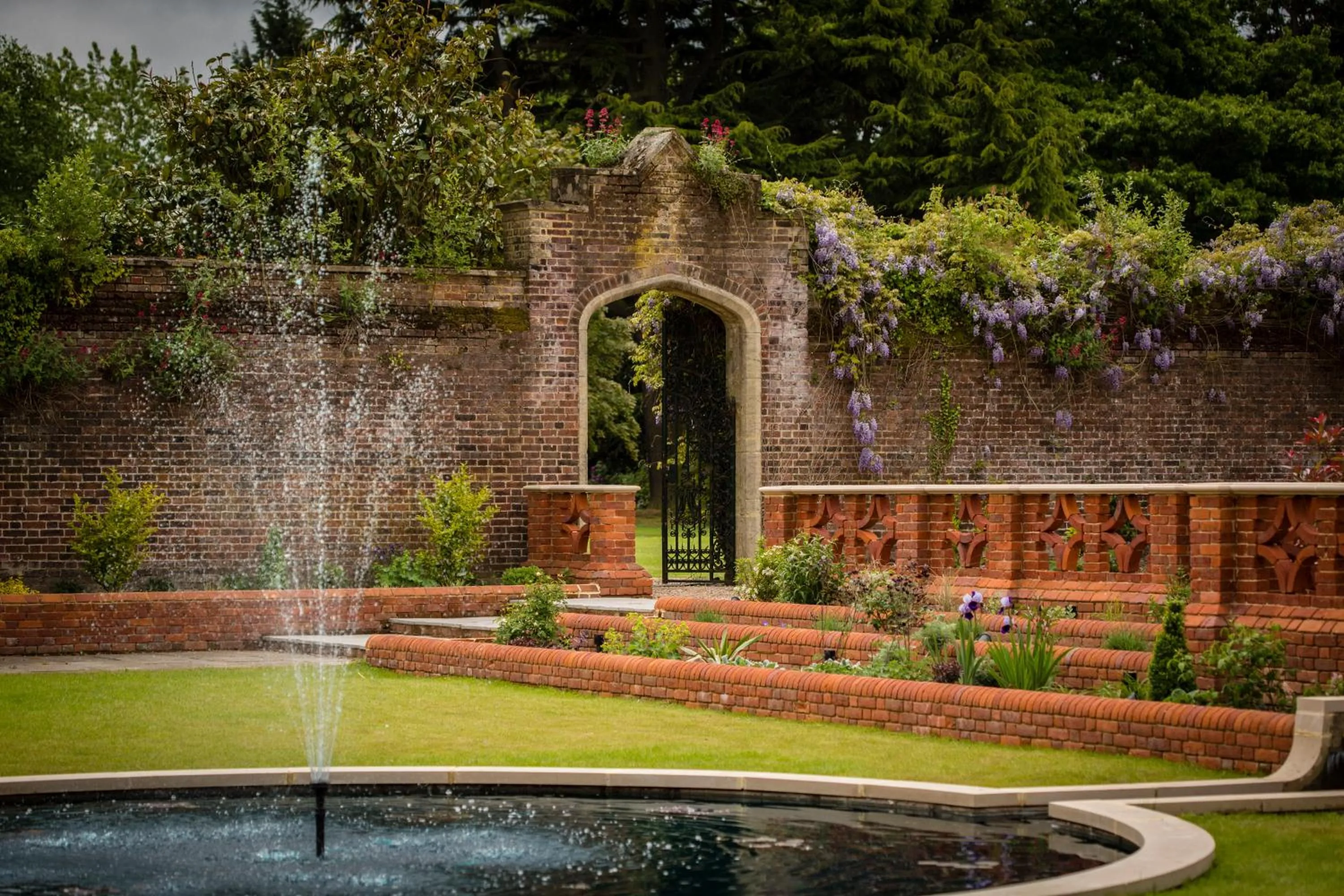 Garden in Shendish Manor Hotel & Golf Course