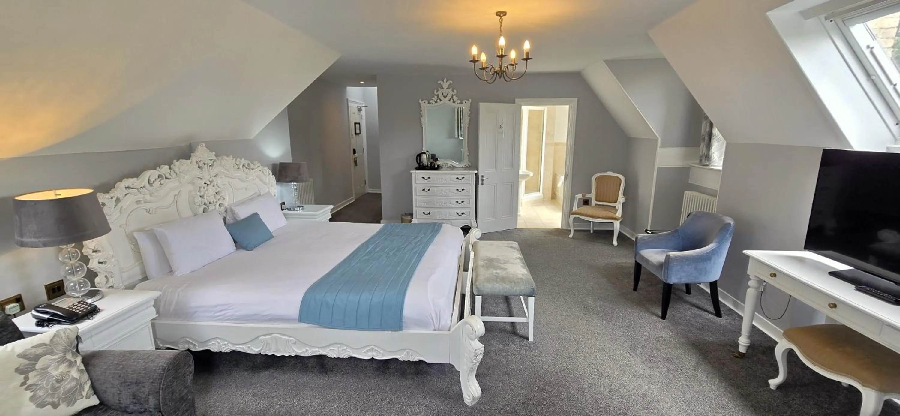 Bedroom, Bed in Shendish Manor Hotel & Golf Course