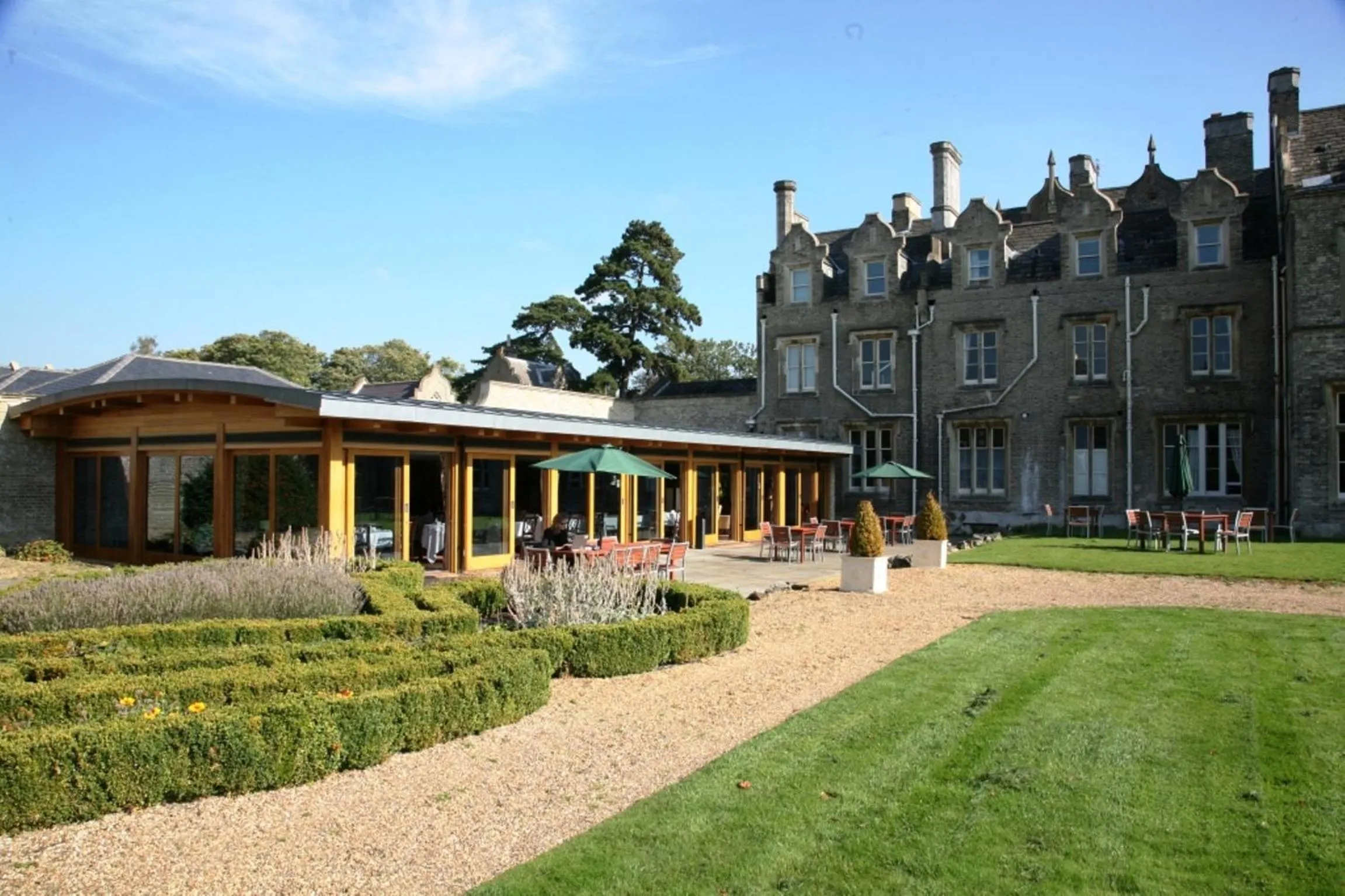 Facade/entrance in Shendish Manor Hotel & Golf Course
