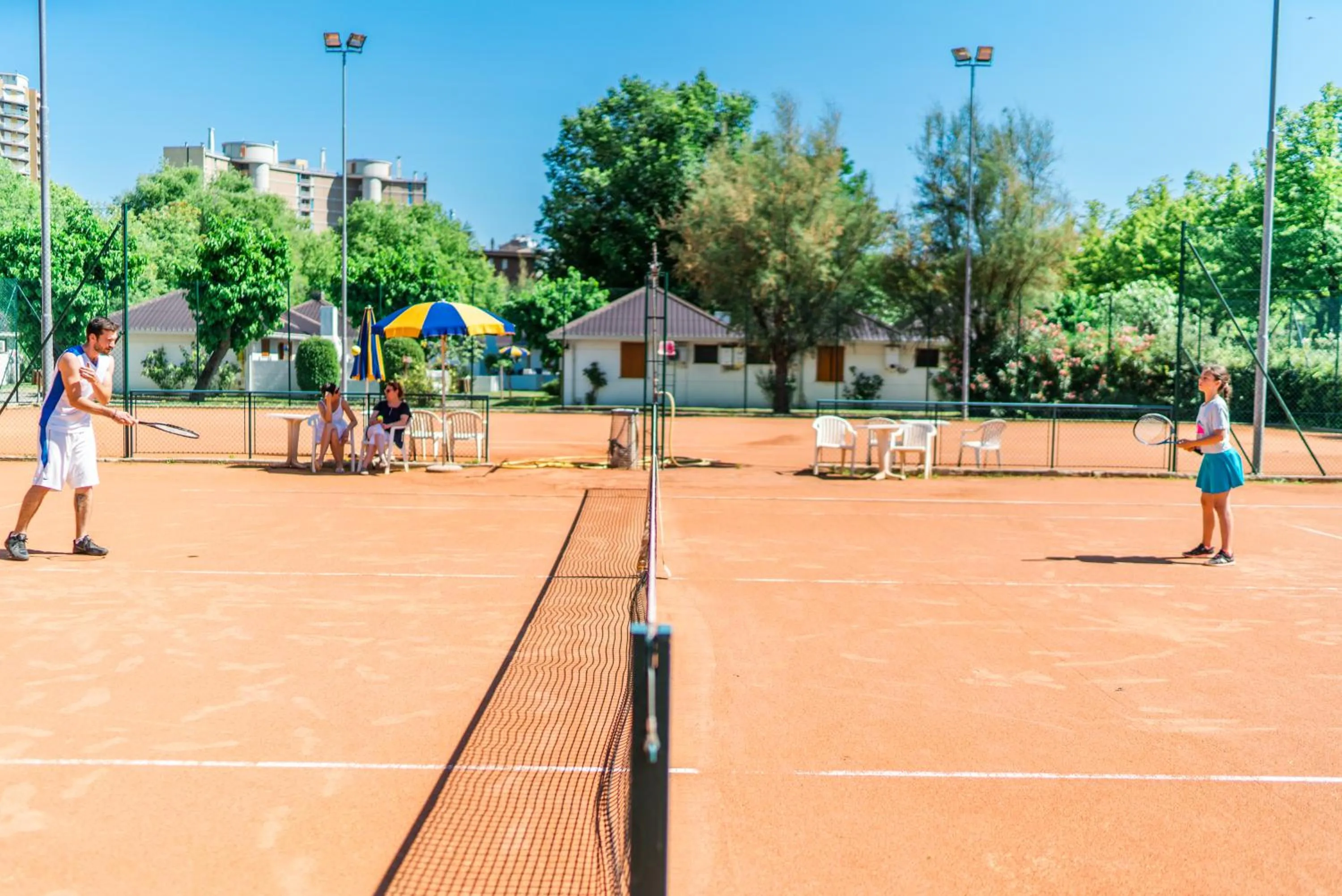 Tennis court in Aparthotel Albatros
