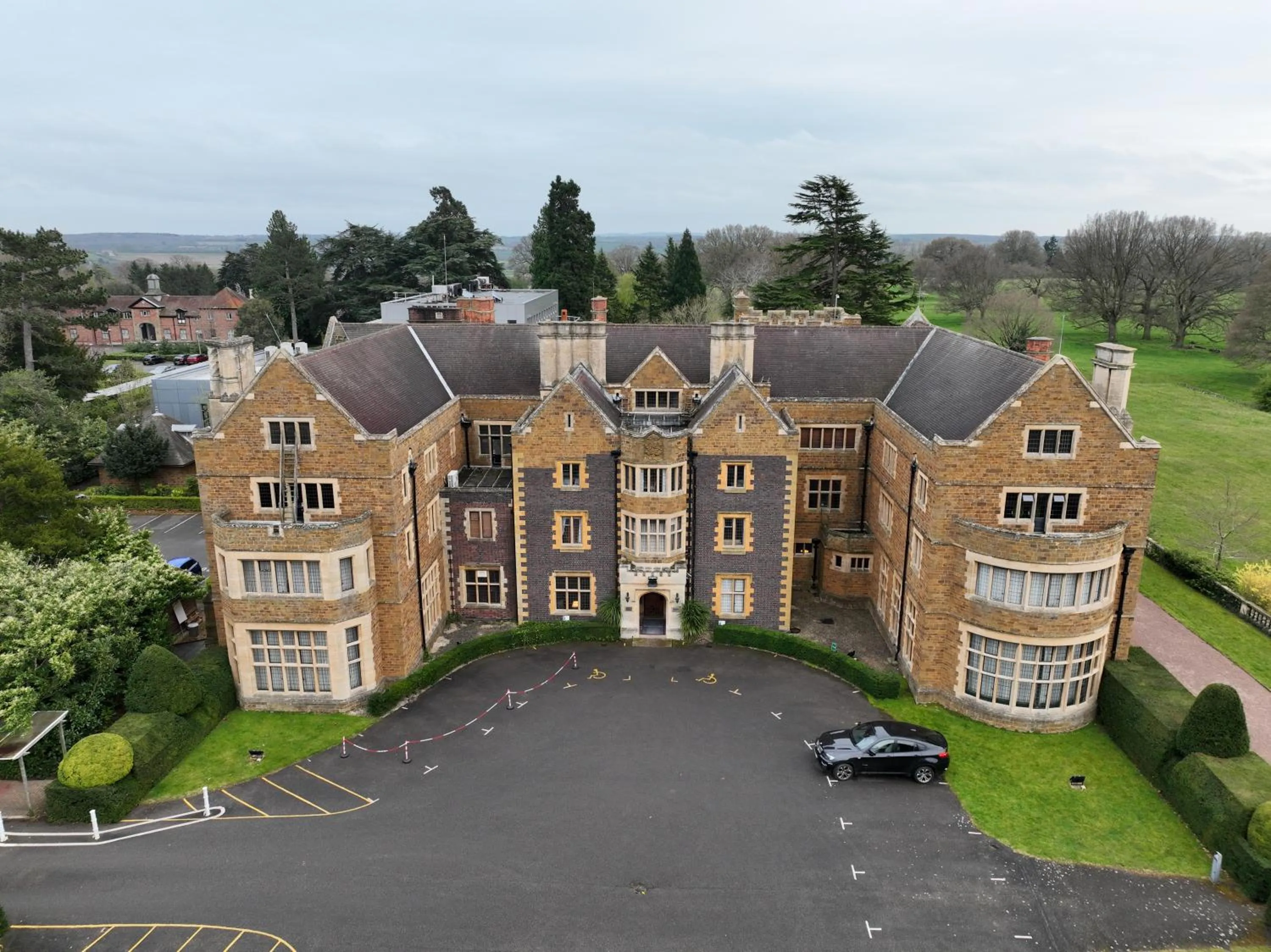 Property building in Ashorne Hill Leamington Spa