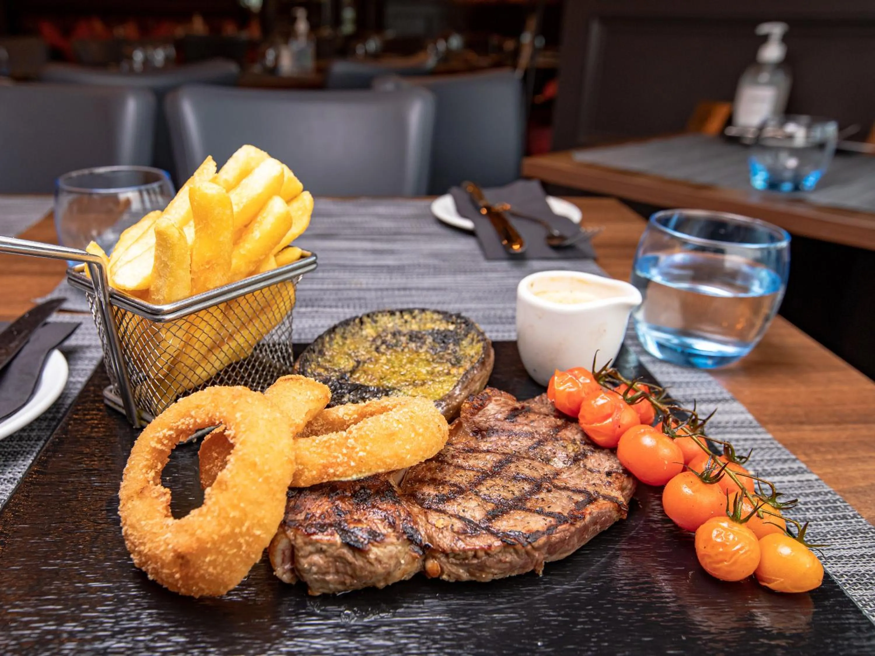 Food and drinks in Sure Hotel by Best Western Lockerbie