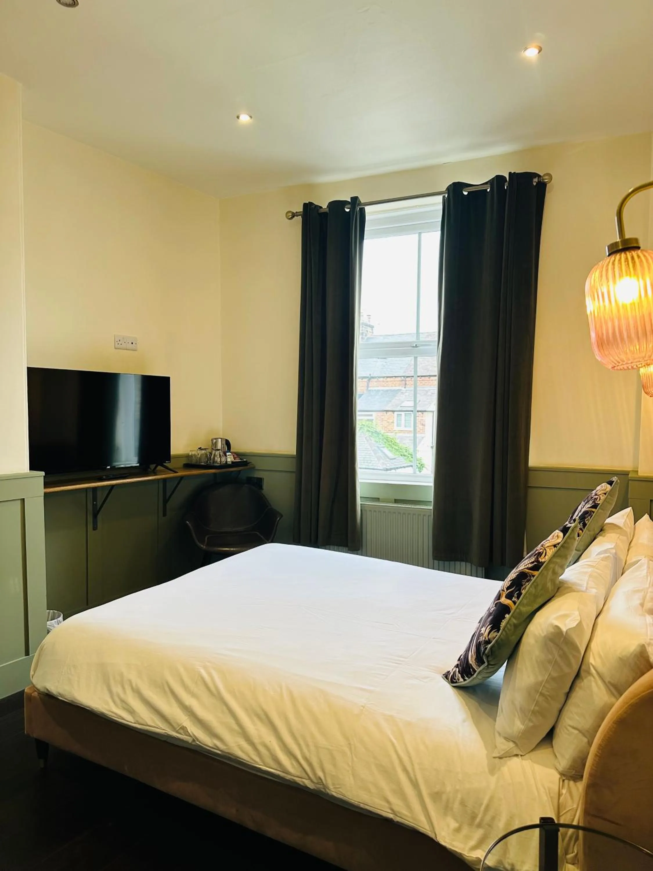 Bed in The Inn at Cheltenham Parade