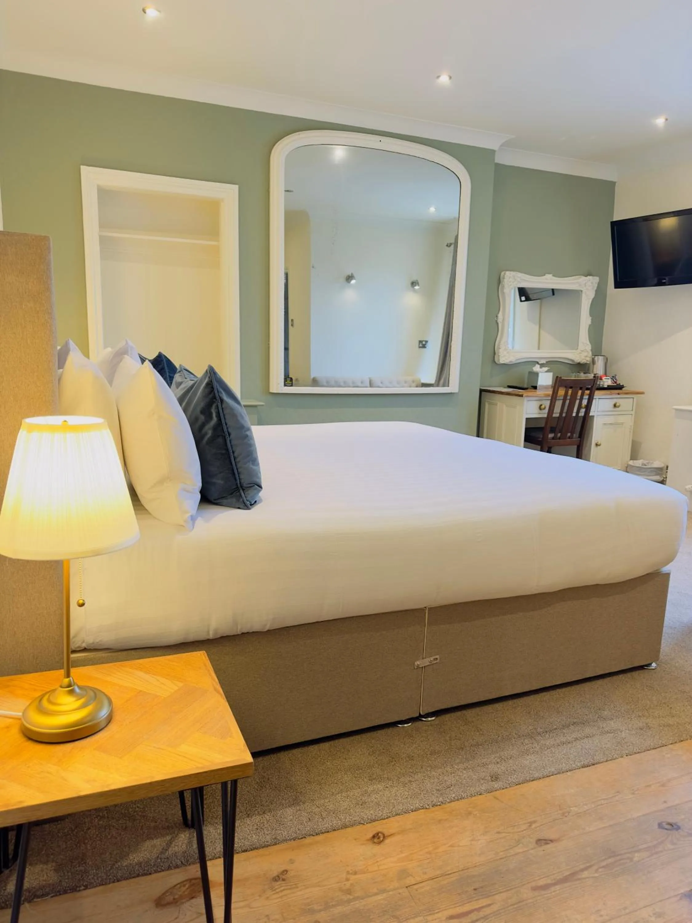 Bed in The Inn at Cheltenham Parade