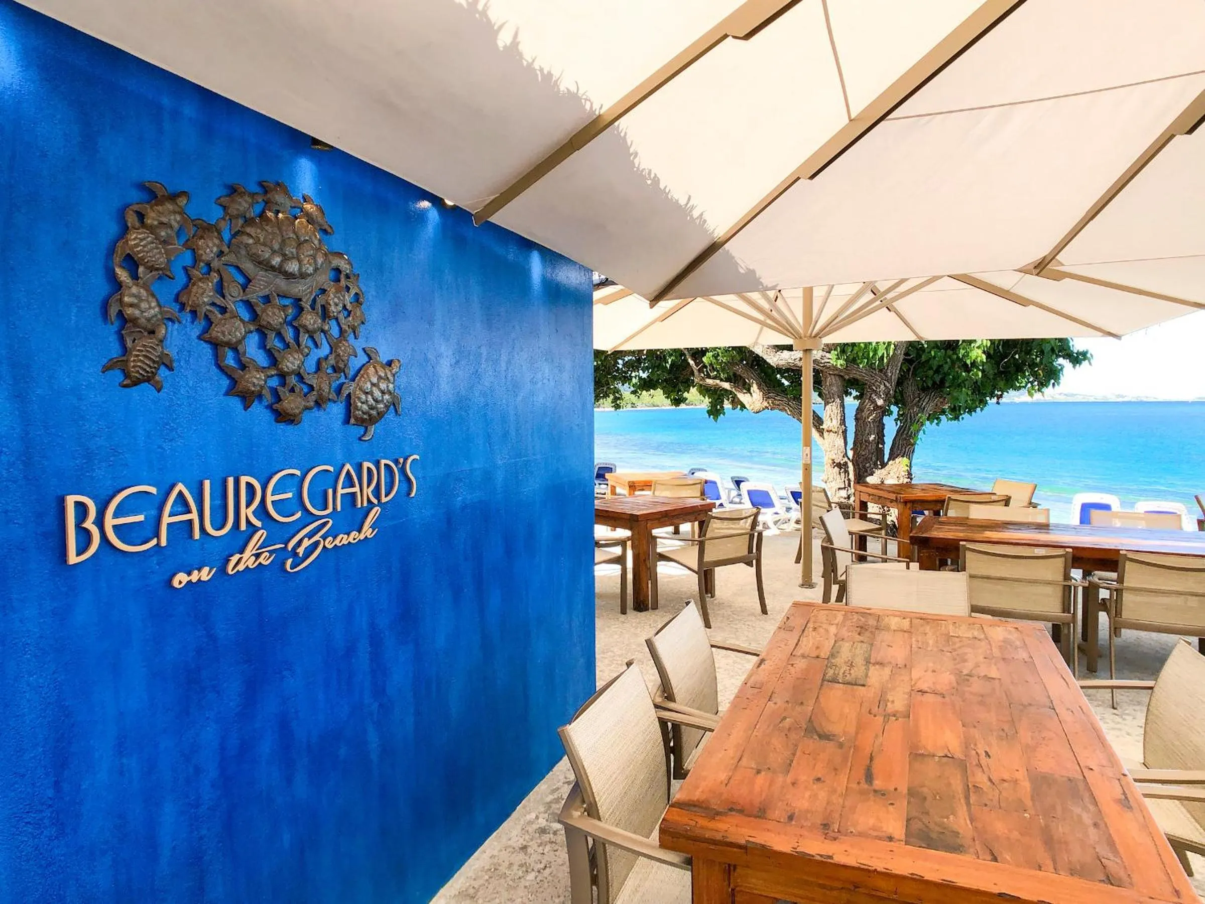 Restaurant/places to eat in The Buccaneer Beach & Golf Resort