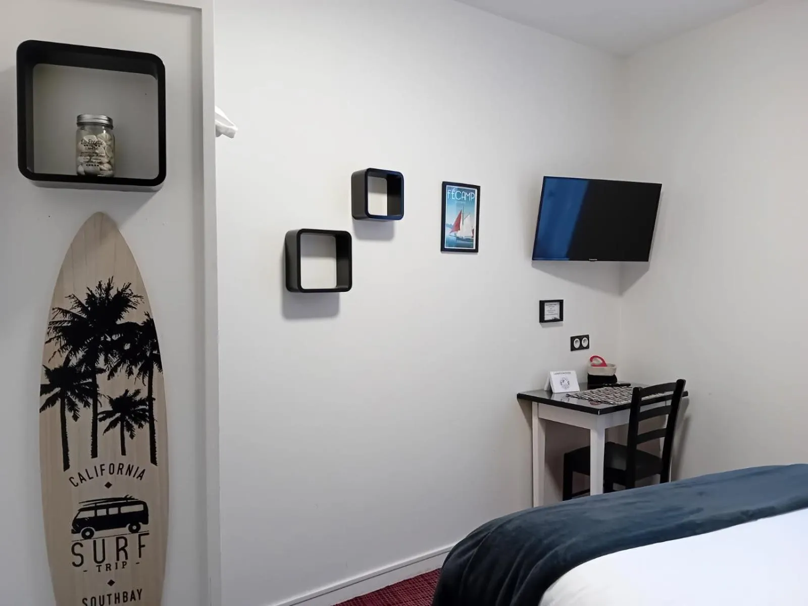 Bed in Hôtel de la Plage