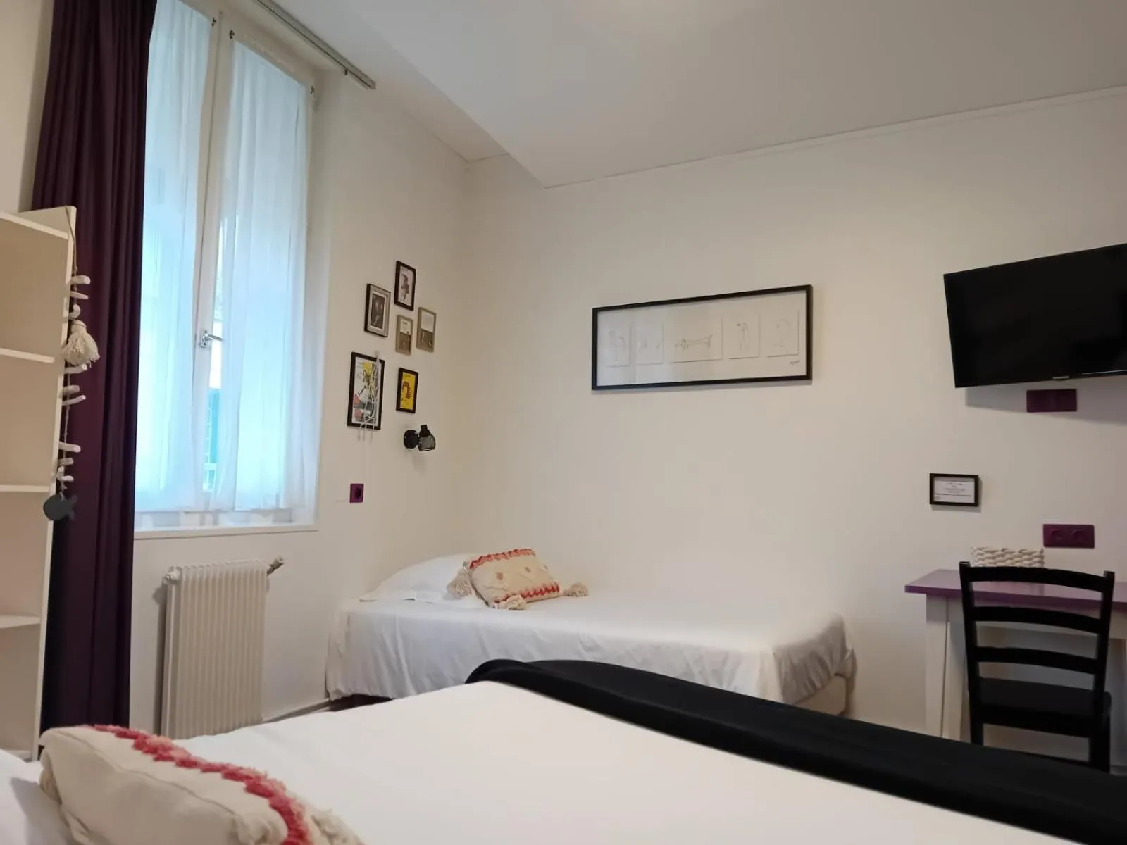 Bed in Hôtel de la Plage