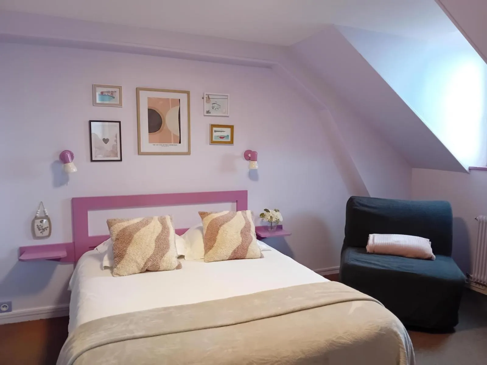 Cycling, Bed in Hôtel de la Plage