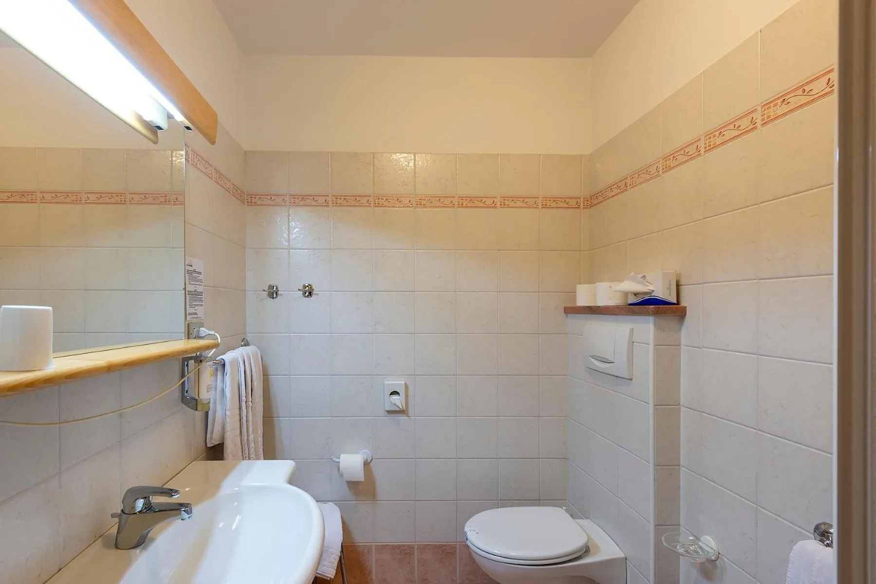 Bathroom in Hotel La Serenella