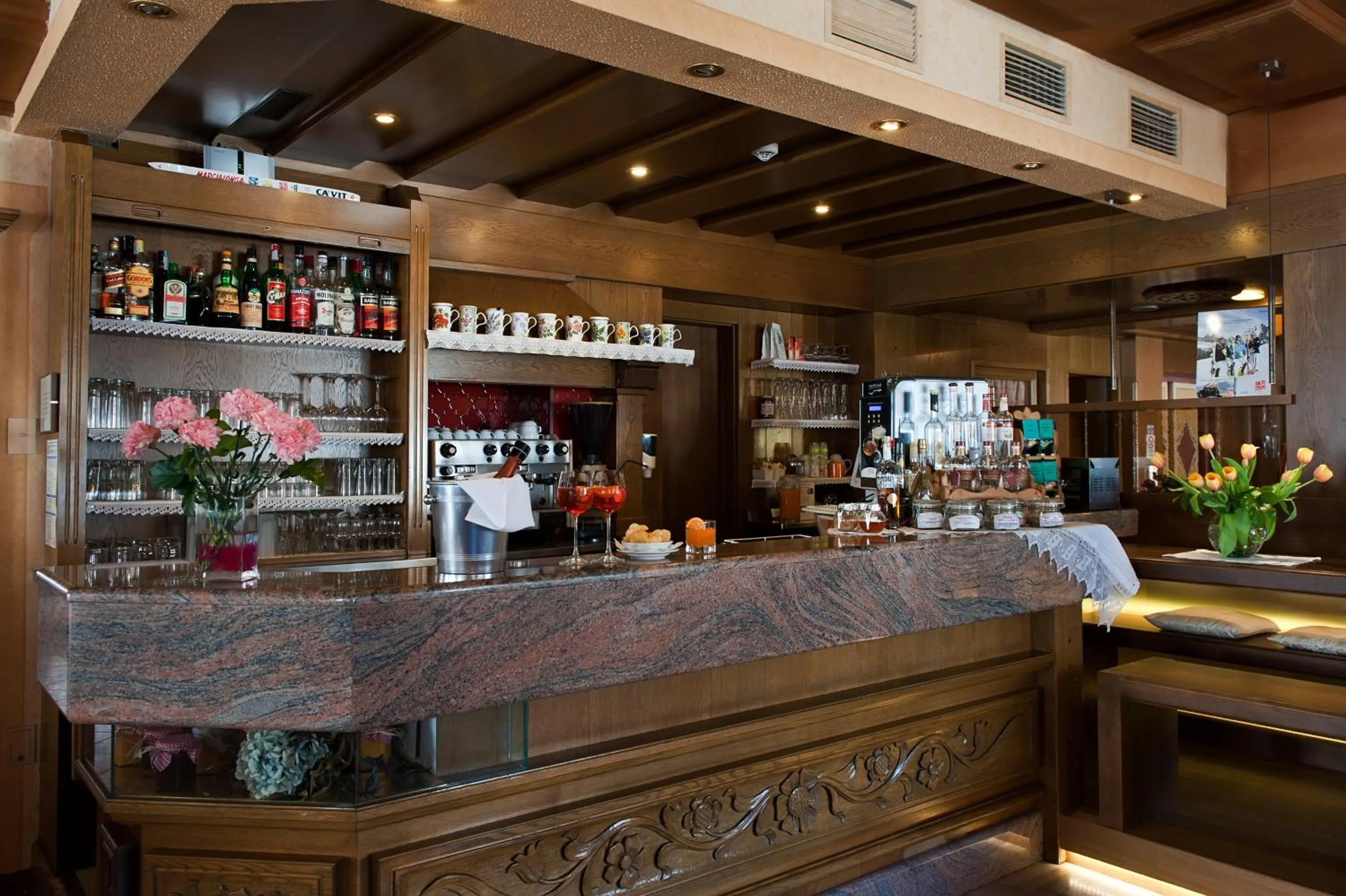 Lounge or bar in Hotel La Serenella