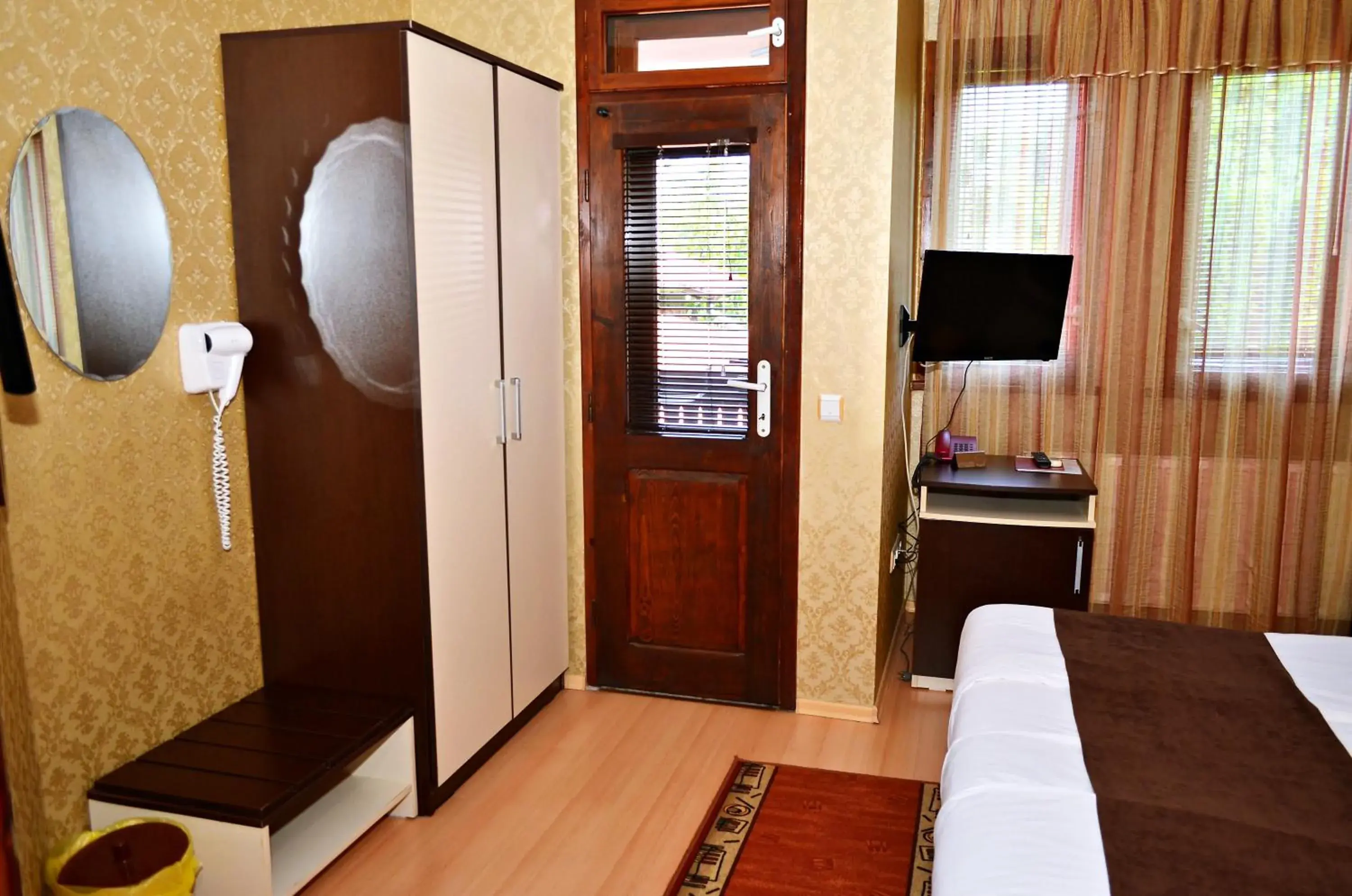 Deluxe Double or Twin Room with Balcony in Family Hotel Maraya Deluxe Double or Twin Room with Balcony in Family Hotel Maraya