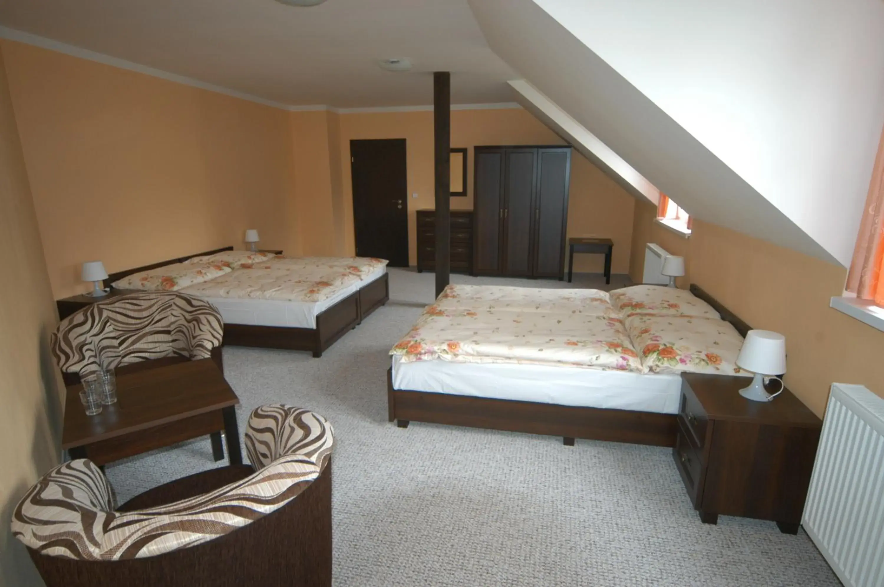 Quadruple Room in Toscca Quadruple Room in Toscca