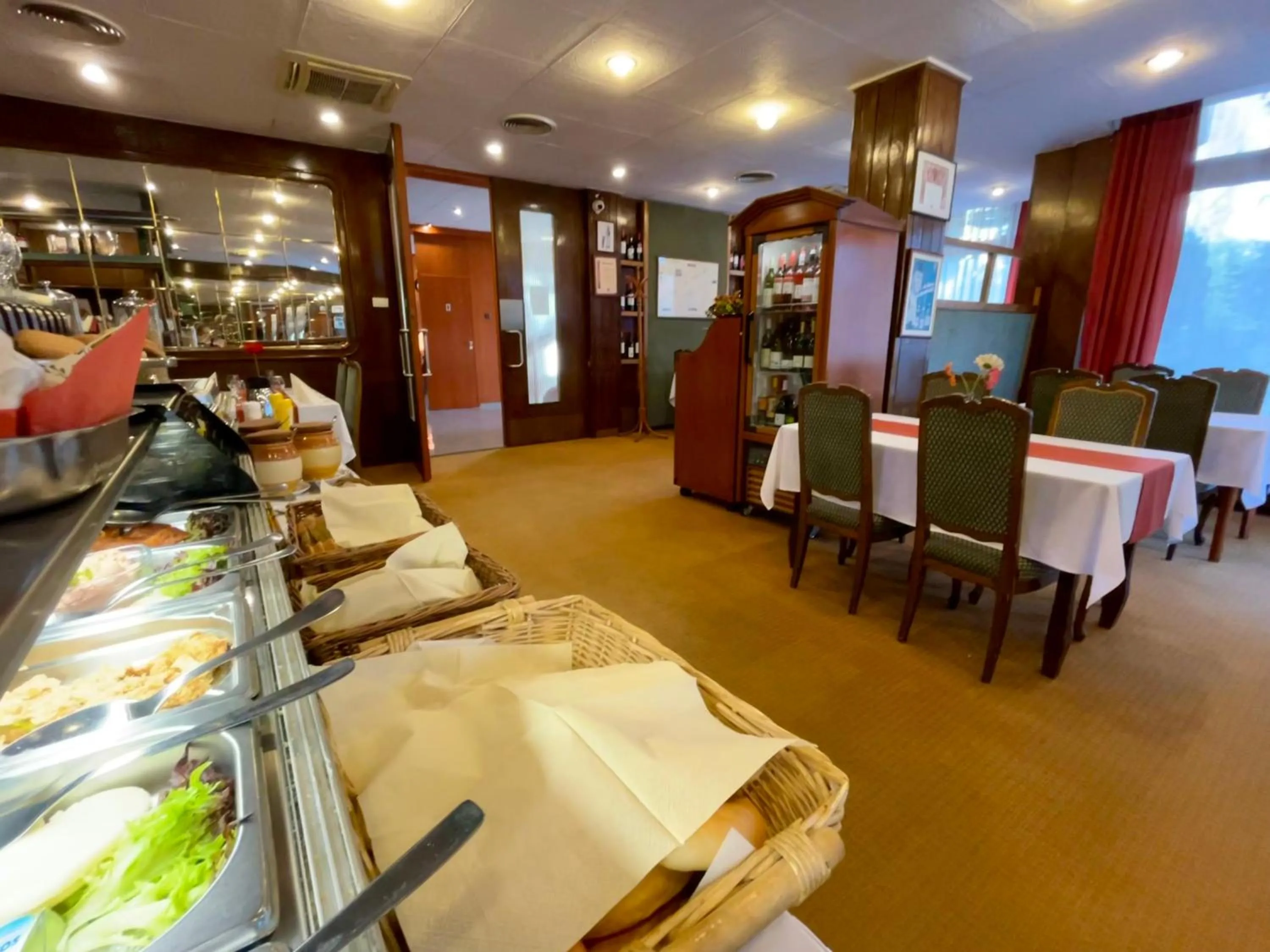 Restaurant/places to eat in Csipke Hotel